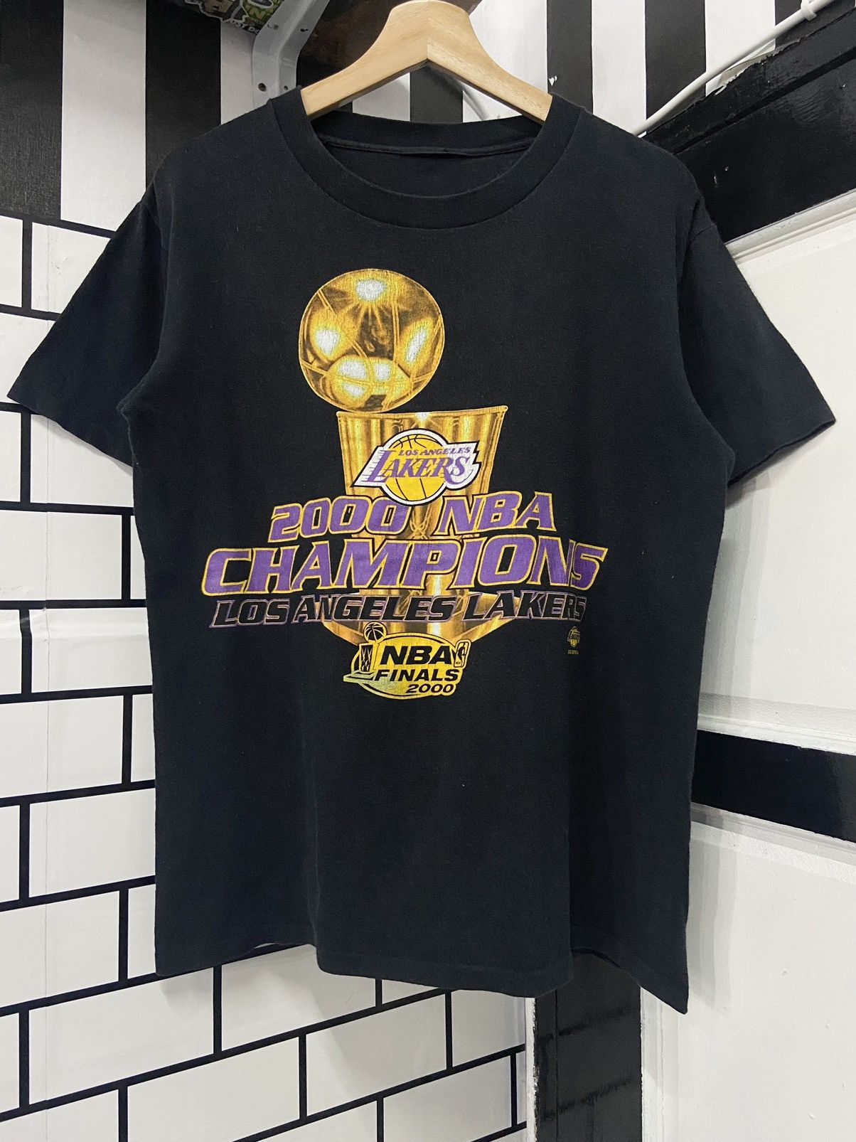 image of L A Lakers x NBA Vintage L.a. Lakers 2000 Nba Champion Single Stitch Boxy Tee in Black (Size Medium