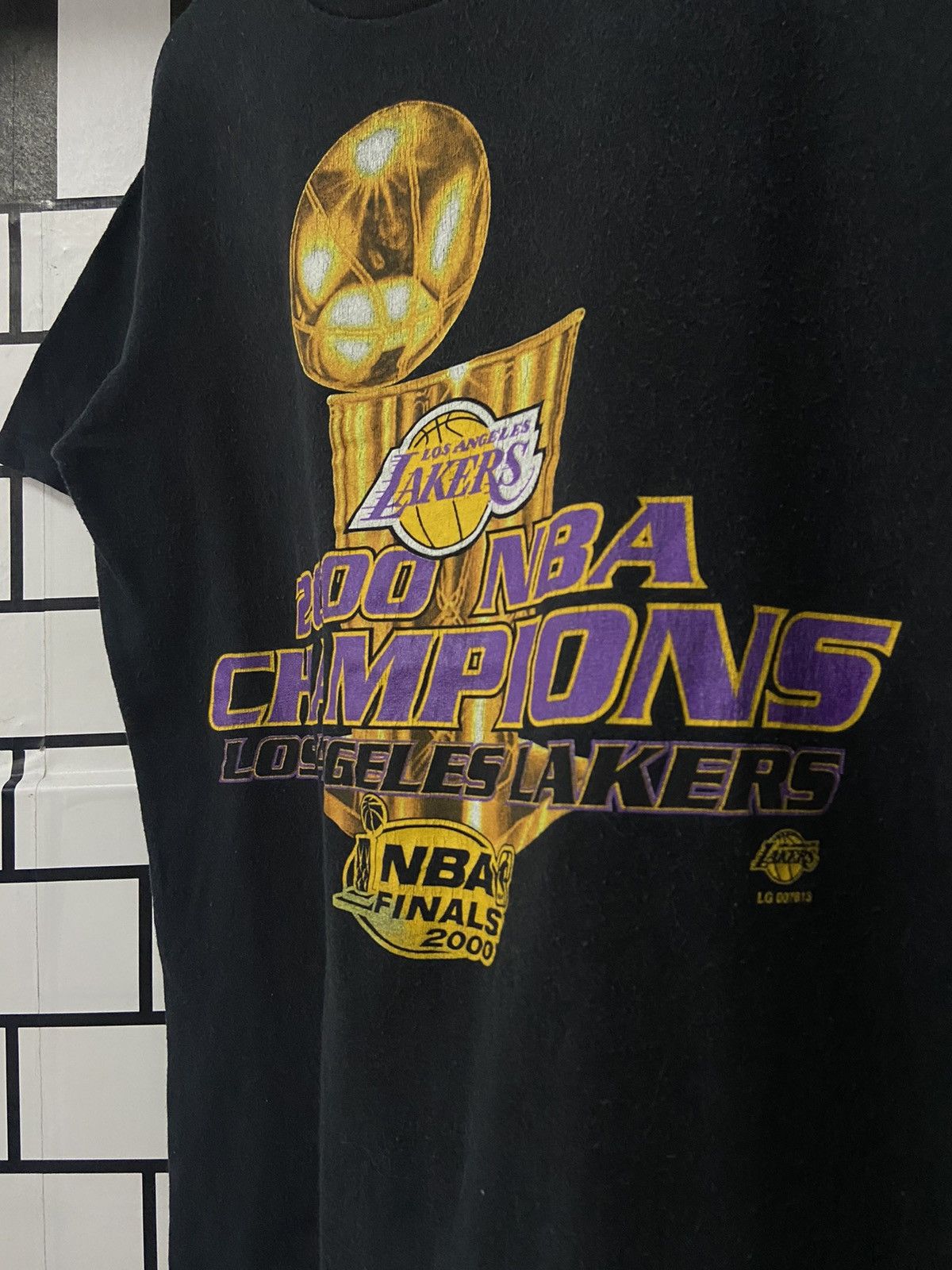 NBA × Vintage Vintage L.A. Lakers 2000 NBA Champion Single Stitch Boxy tee Size US M / EU 48-50 / 2 - 3 Thumbnail