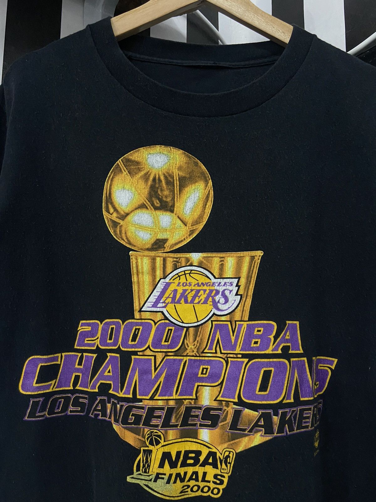 NBA × Vintage Vintage L.A. Lakers 2000 NBA Champion Single Stitch Boxy tee Size US M / EU 48-50 / 2 - 4 Thumbnail