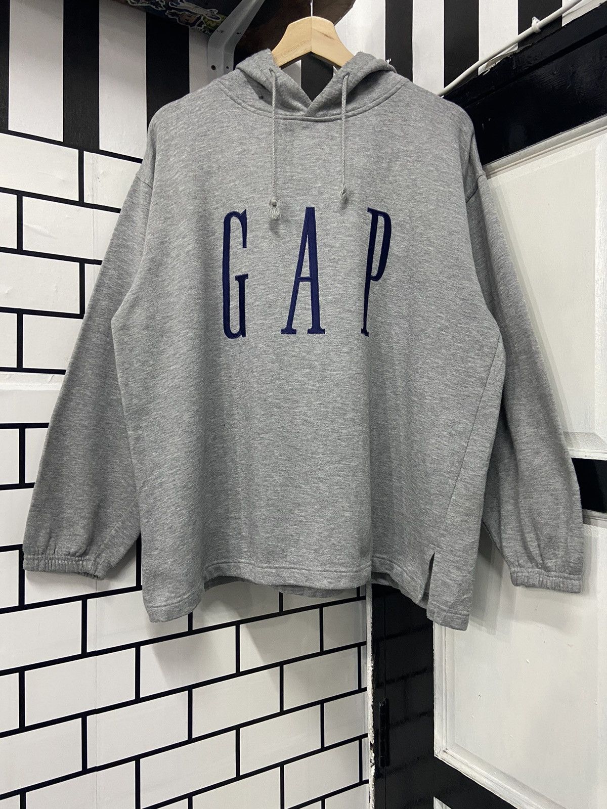 Gap × Vintage Vintage 90’s GAP Embroidered Hoodie Rare Size US L / EU 52-54 / 3 - 1 Thumbnail