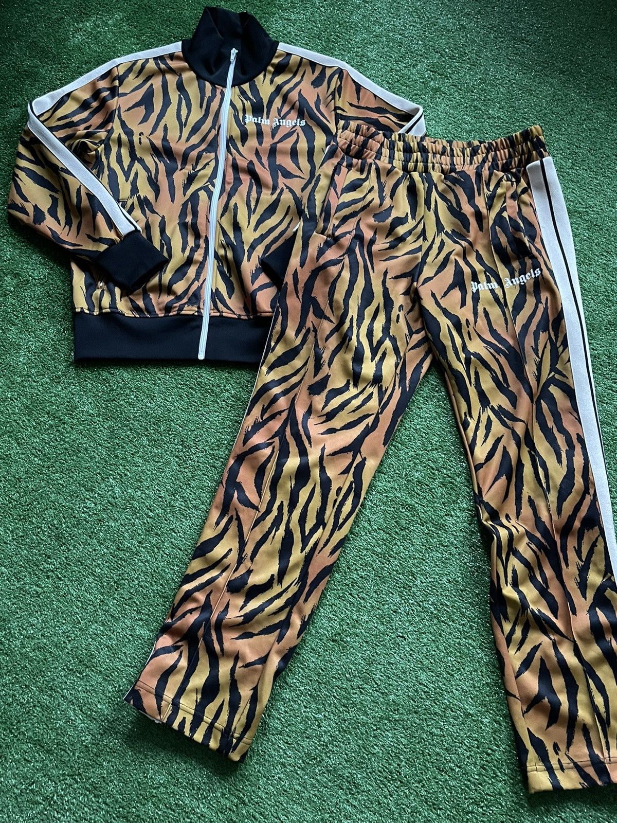 Palm Angels tiger suit Size US M / EU 48-50 / 2 - 3 Thumbnail