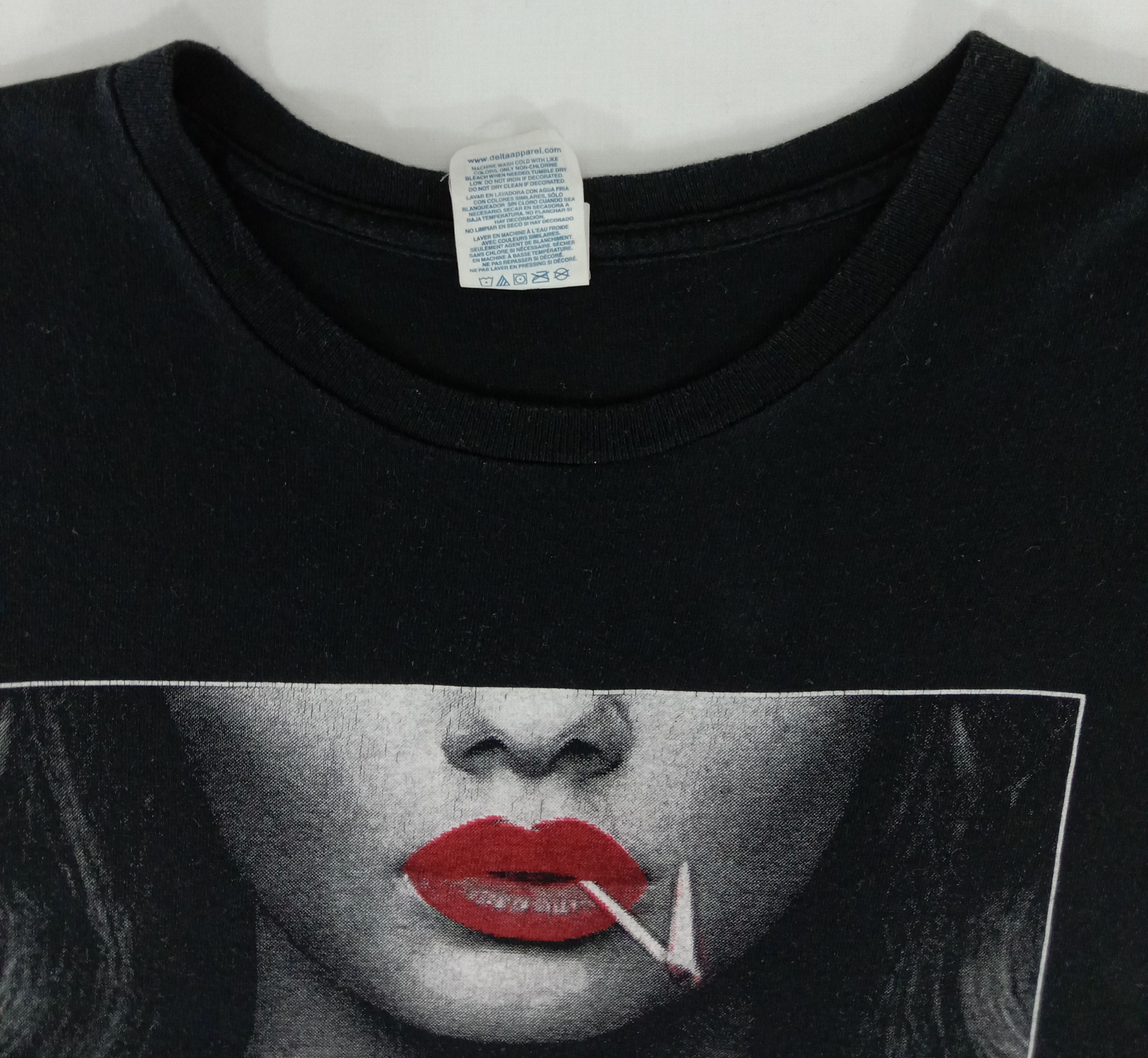 Delta Vintage Delta Sexy Girl Naked Photo T Shirt Size US XL / EU 56 / 4 - 3 Thumbnail
