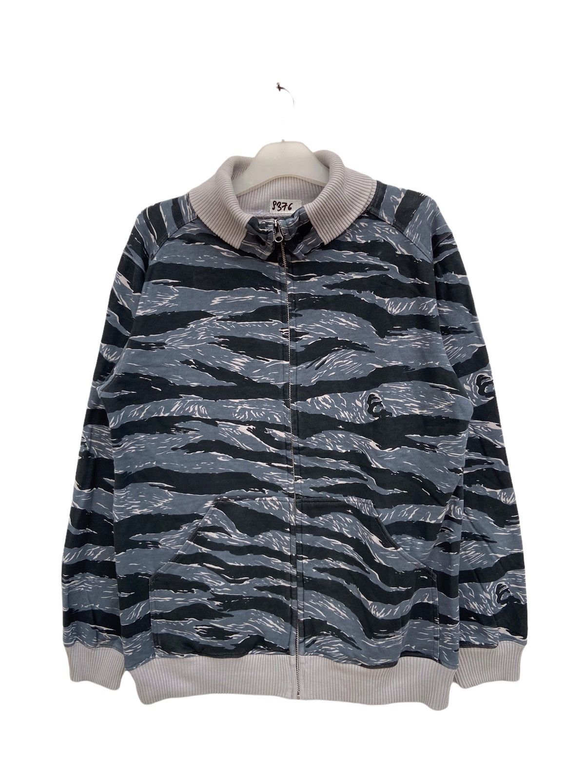 Japanese Brand Tiger Stripe Camouflage Jacket by Point Size US L / EU 52-54 / 3 - 1 Thumbnail