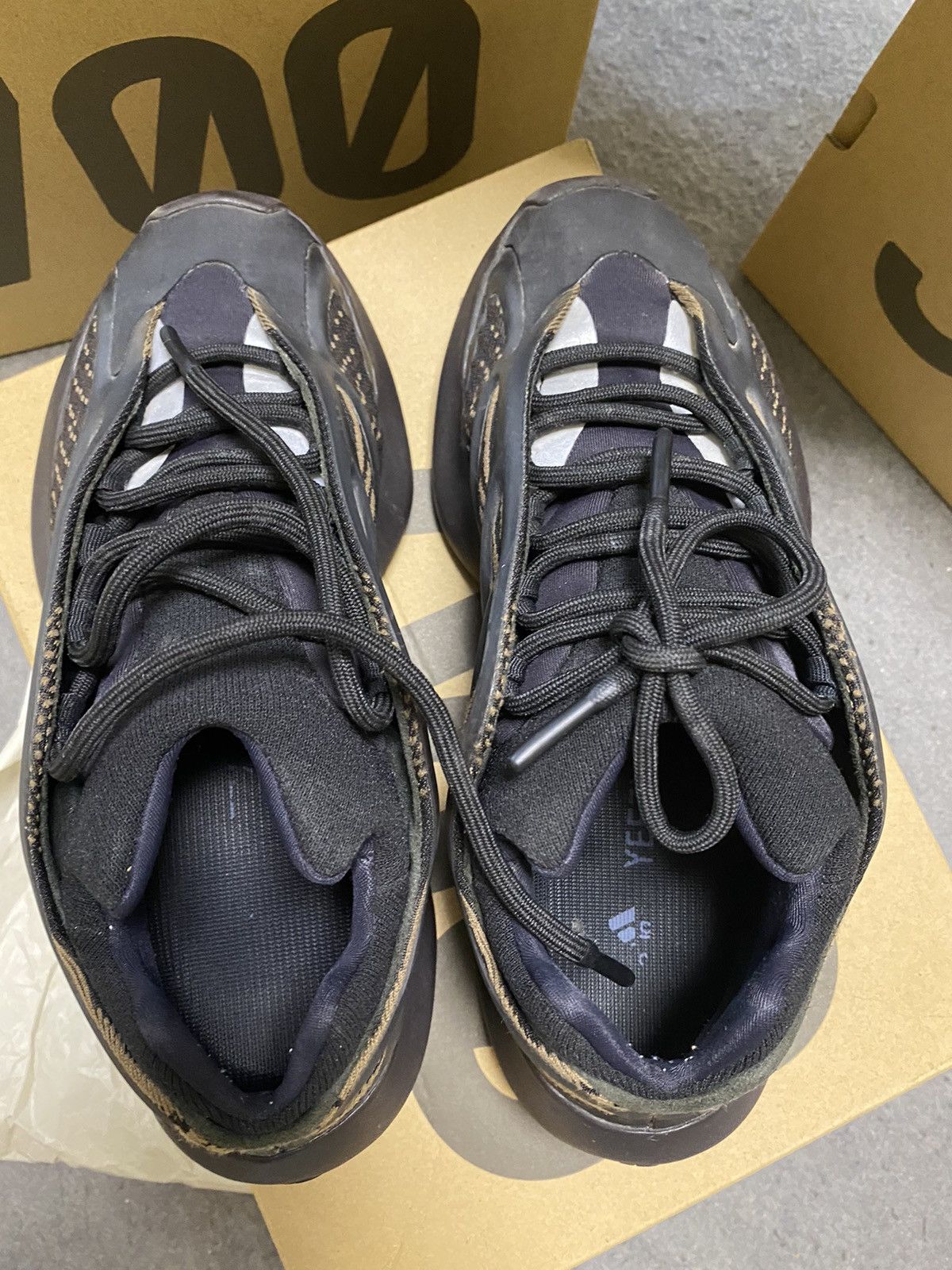Adidas × Kanye West Adidas Yeezy 700 V3 7.5us Size US 7.5 / EU 40-41 - 5 Thumbnail