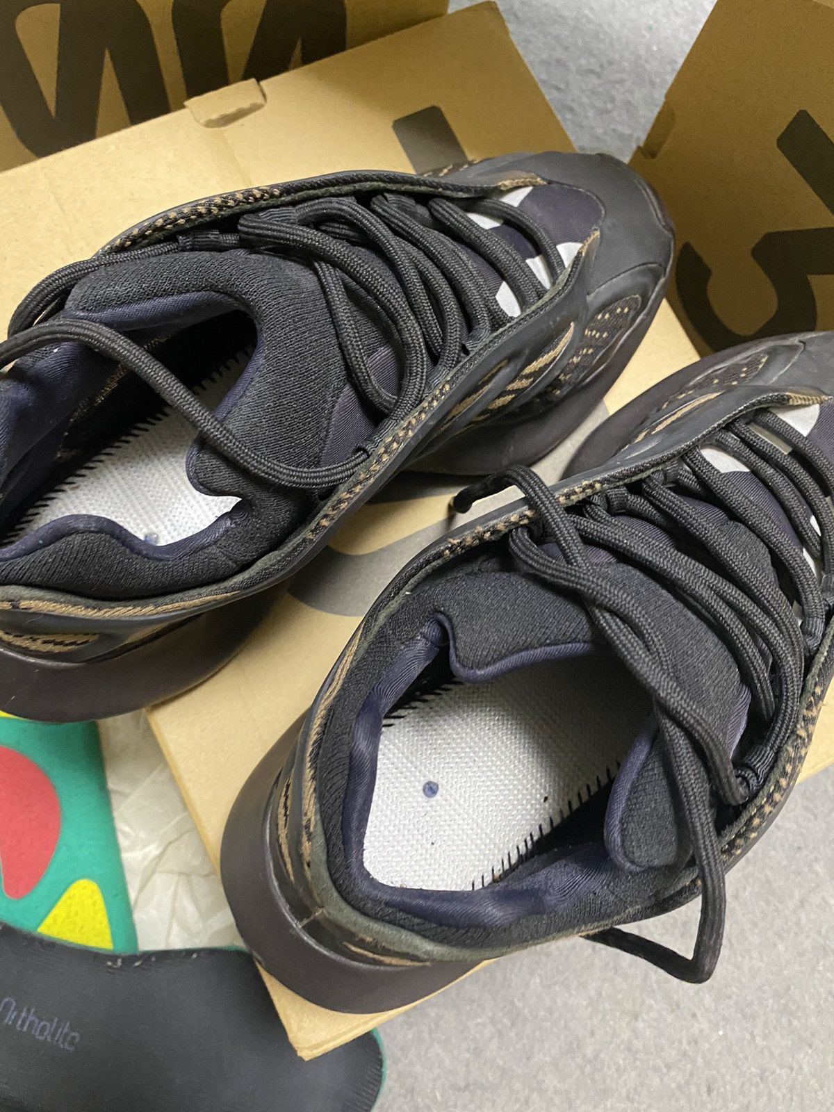 Adidas × Kanye West Adidas Yeezy 700 V3 7.5us Size US 7.5 / EU 40-41 - 14 Thumbnail