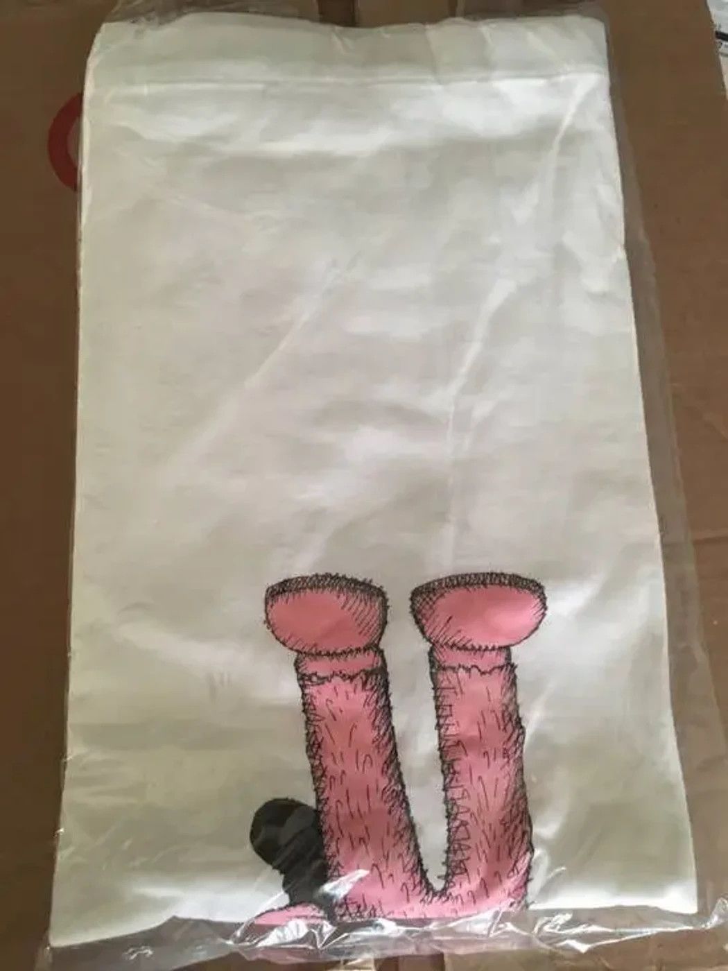 Kaws × Uniqlo Uniqlo x Kaws Pink BFF Tee White Large Size US L / EU 52-54 / 3 - 2 Thumbnail