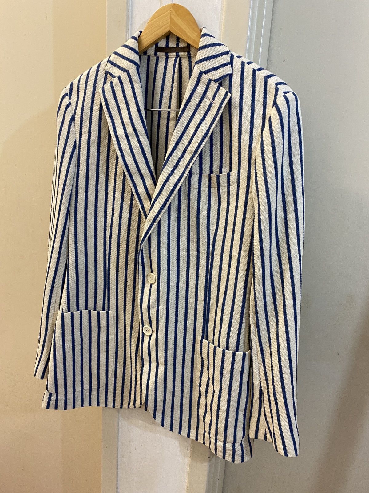 Eleventy 🔥🔥💰💰Eleventy Beige pinstripe blazer Size 50R - 9 Thumbnail