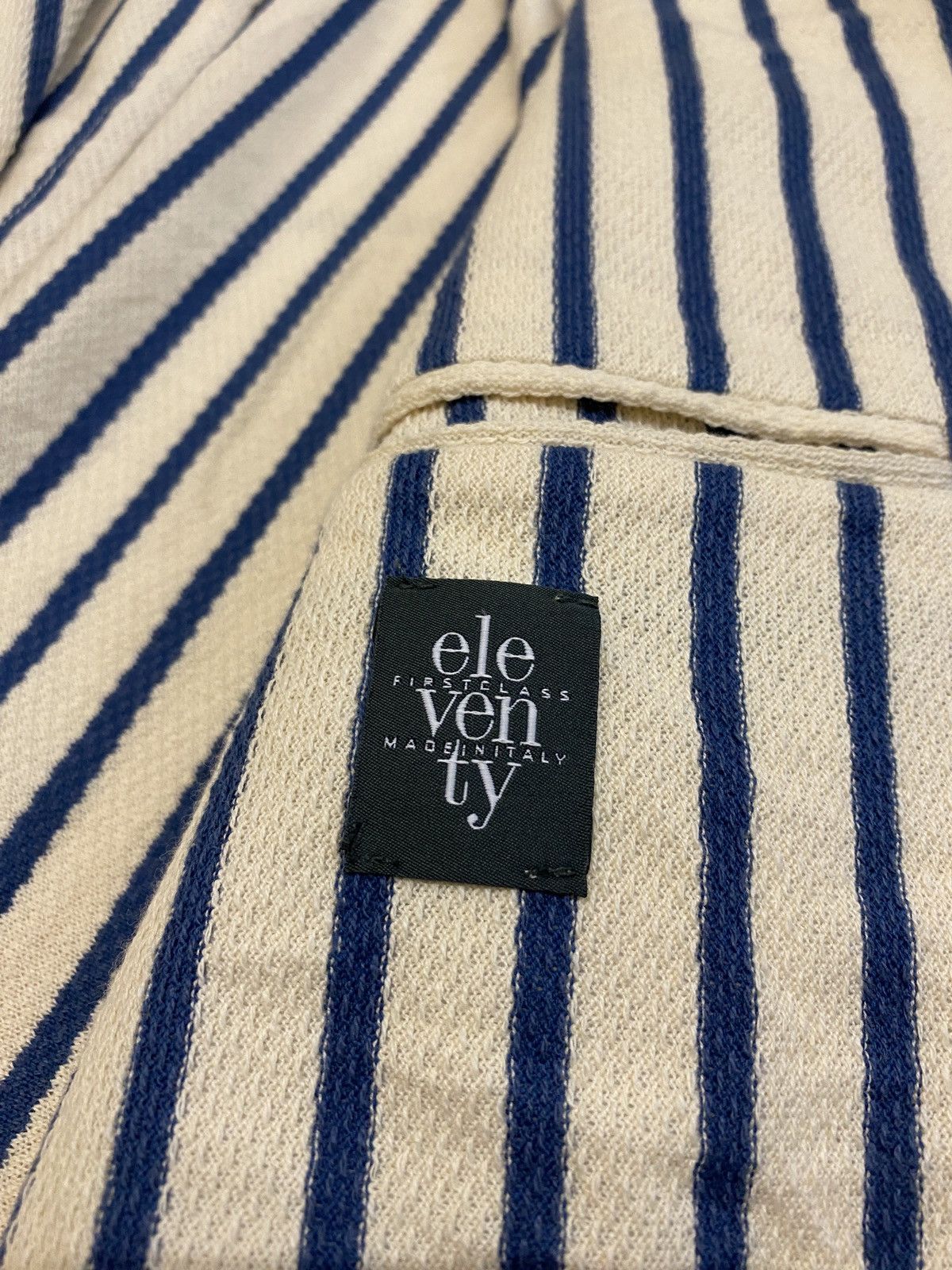 Eleventy 🔥🔥💰💰Eleventy Beige pinstripe blazer Size 50R - 13 Thumbnail
