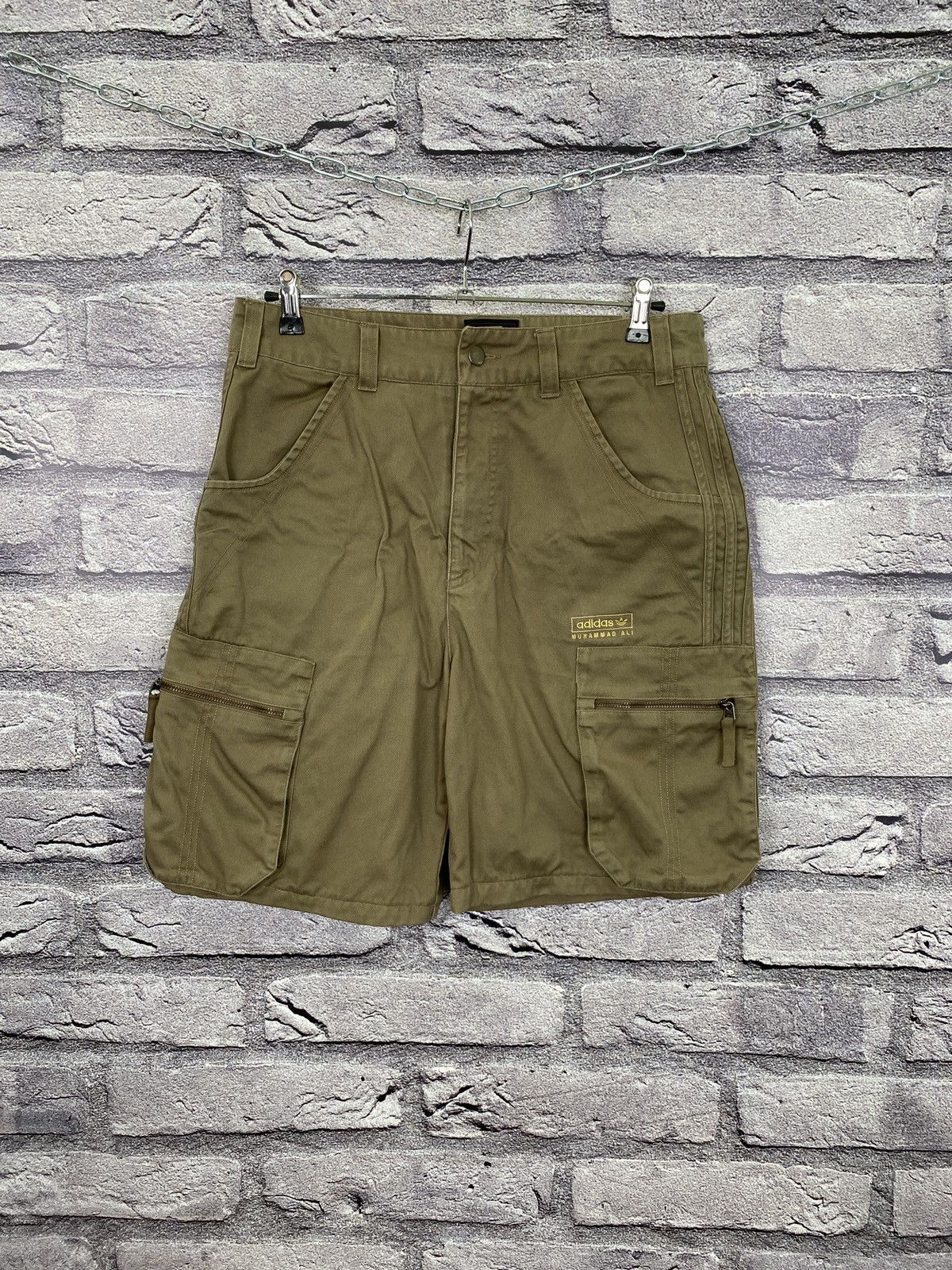 Vintage Vintage cargo shorts Adidas Muhammad Ali collaboration USA Size US 32 / EU 48 - 1 Thumbnail