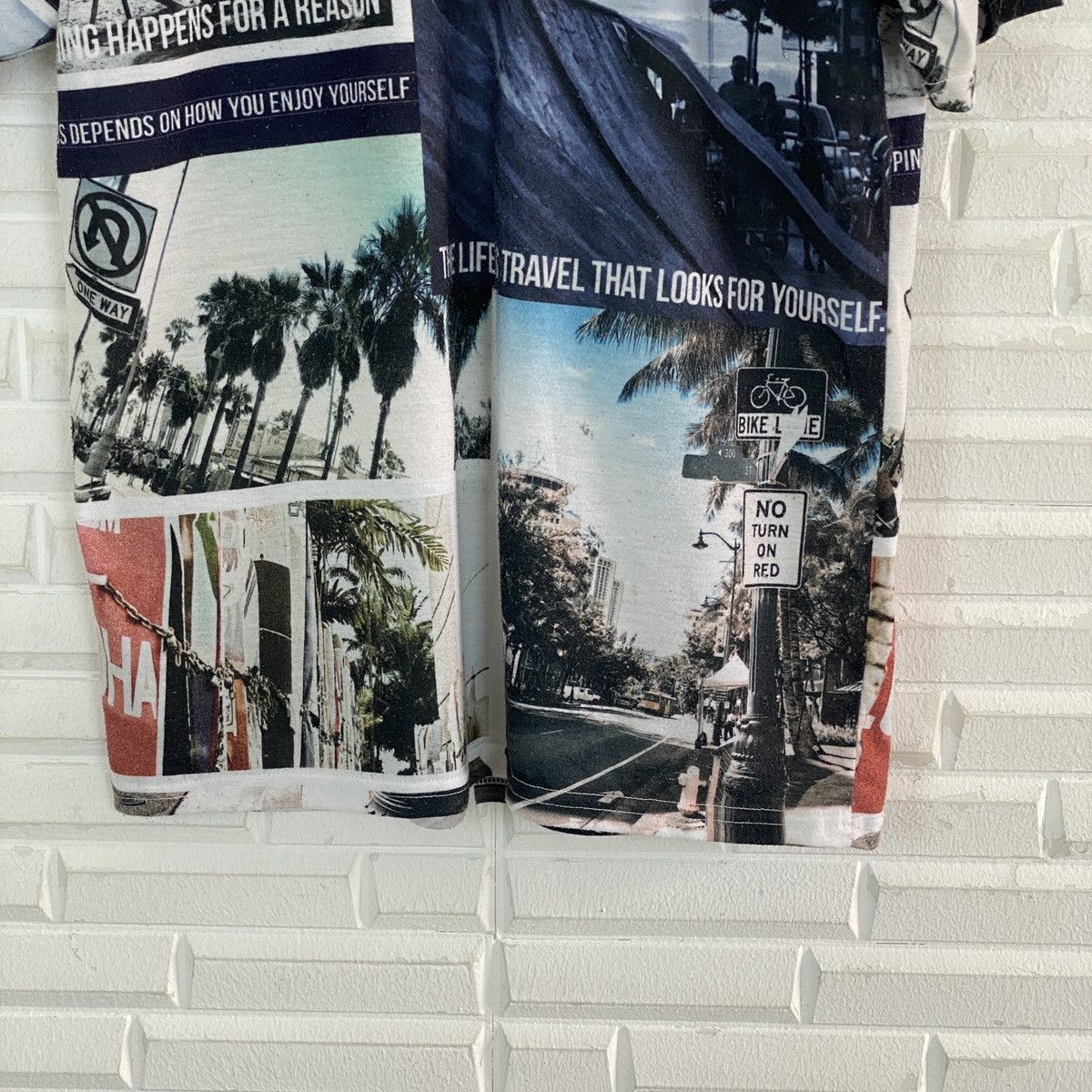Vintage Avail Avant Garde Overprinted Tee Size US L / EU 52-54 / 3 - 7 Thumbnail