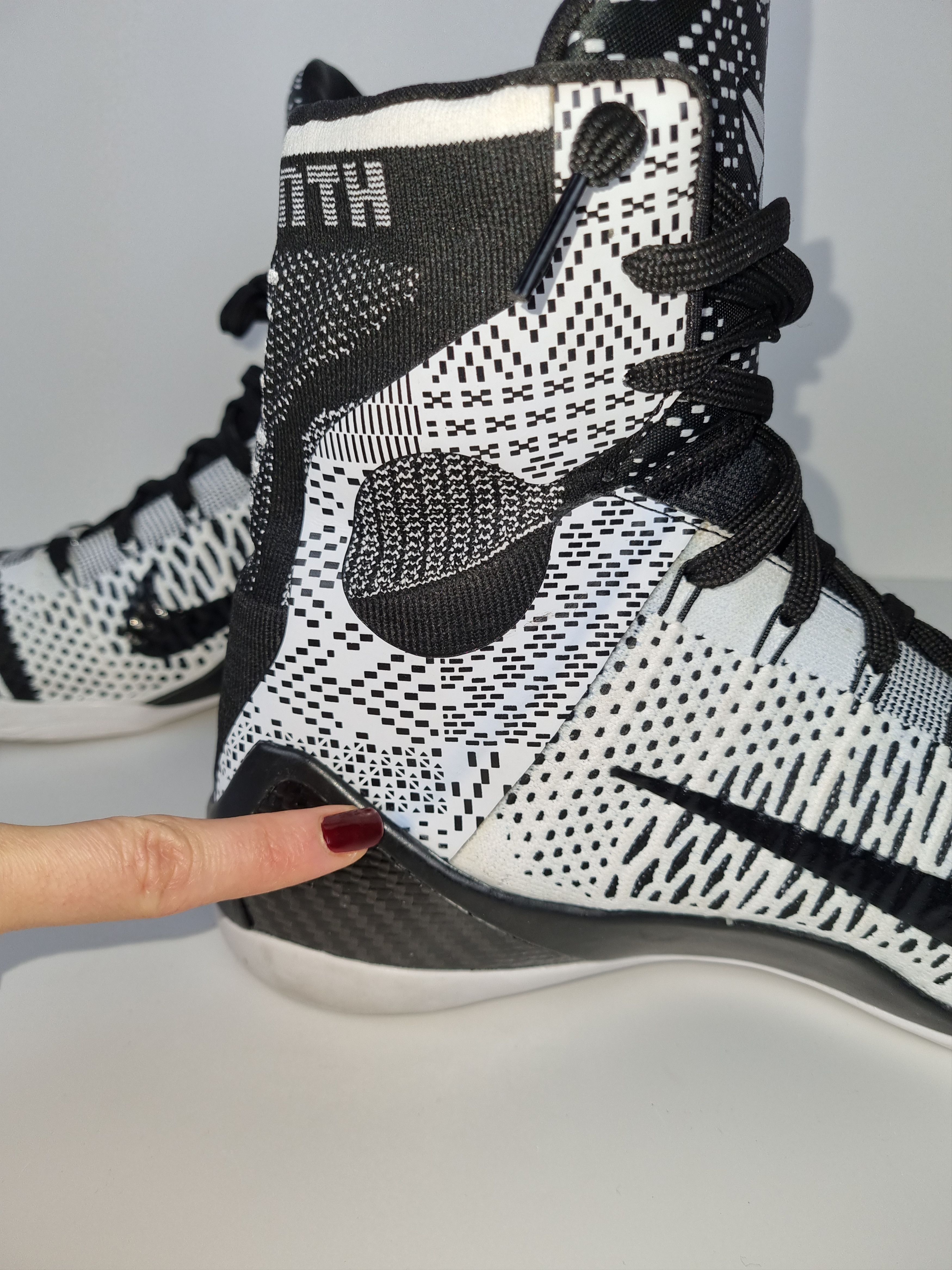 Nike Rare Nike KOBE 9 ELITE BLACK HISTORY MONTH Size US 11 / EU 44 - 17 Thumbnail