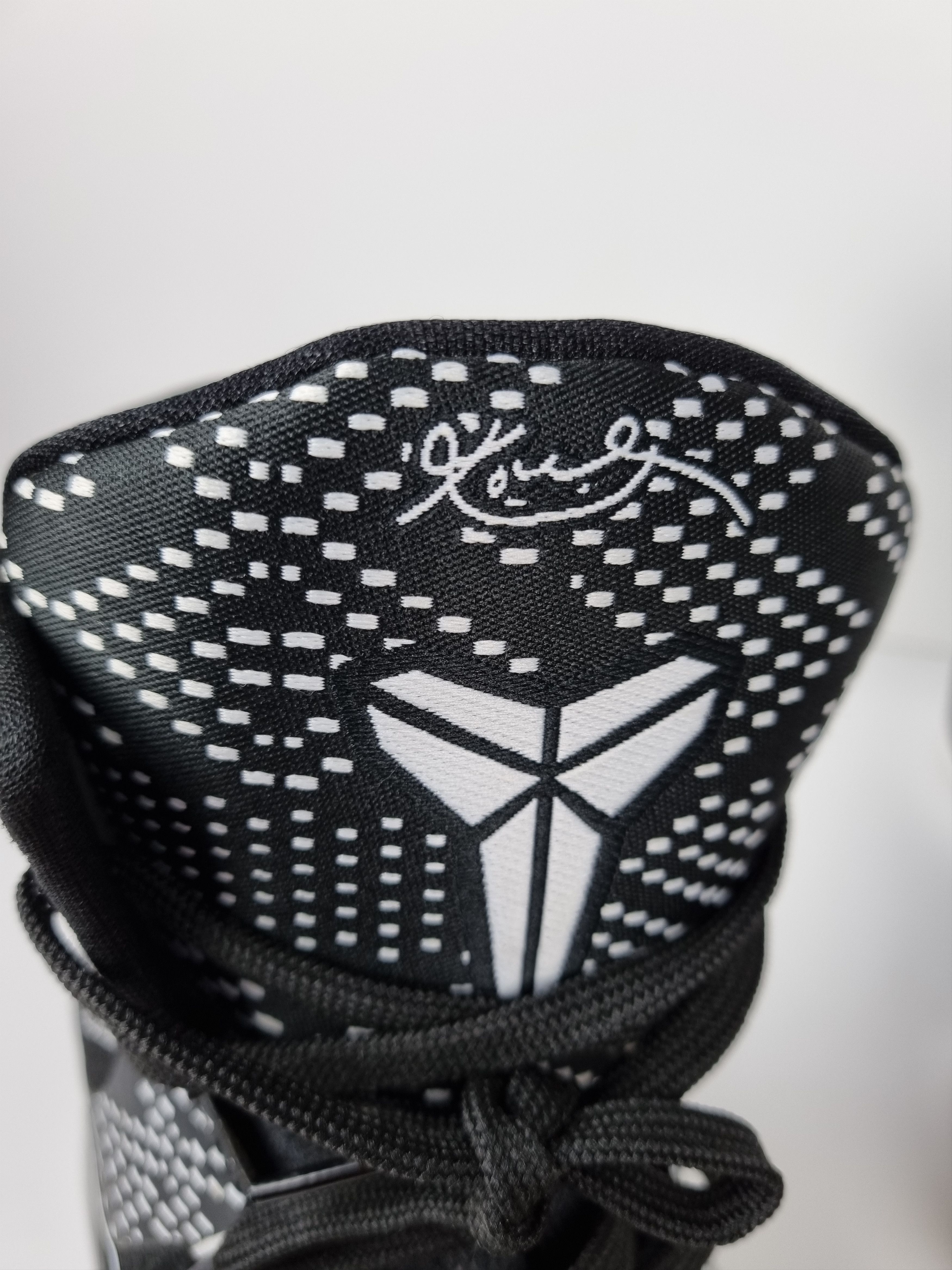 Nike Rare Nike KOBE 9 ELITE BLACK HISTORY MONTH Size US 11 / EU 44 - 10 Thumbnail