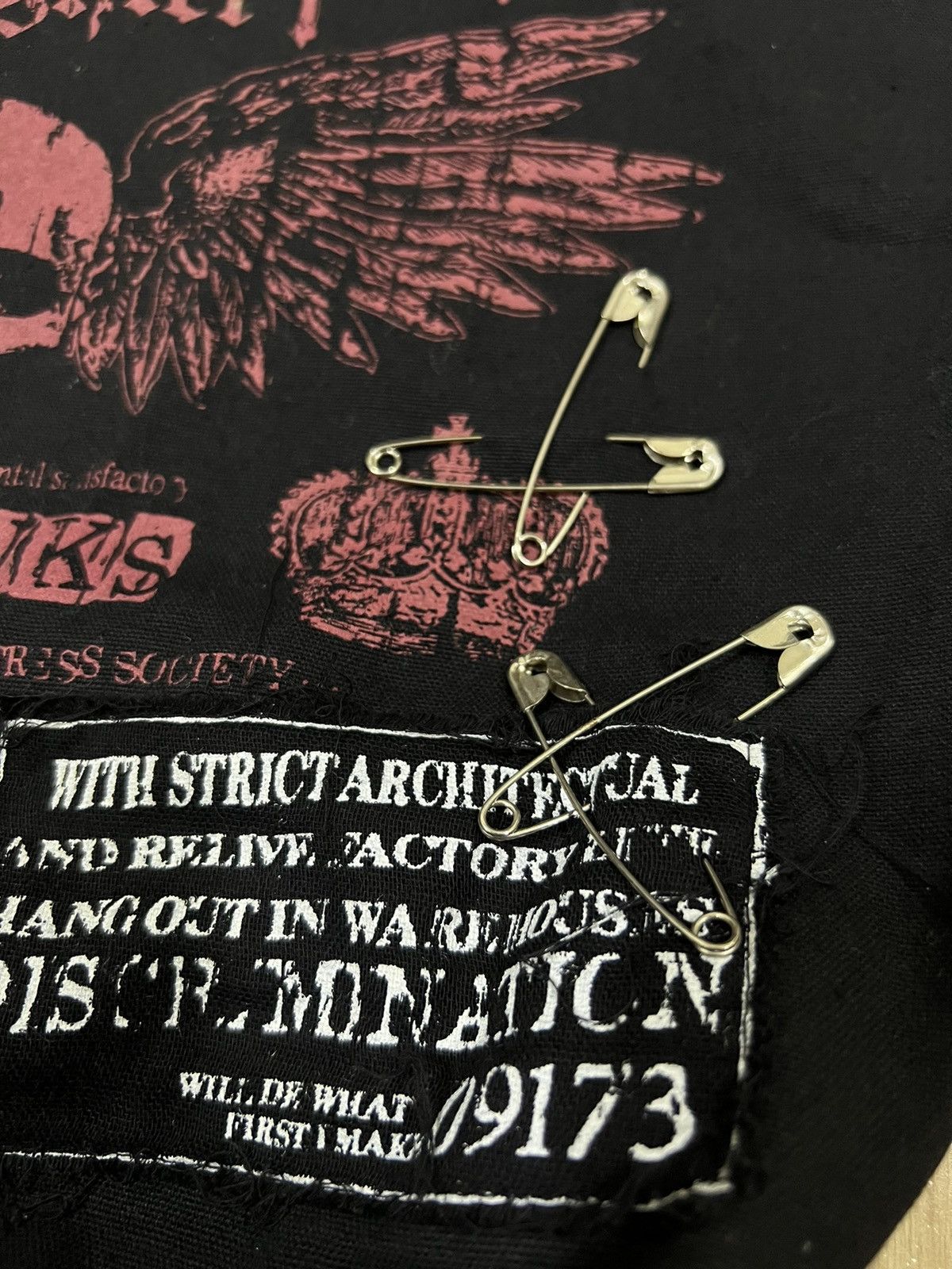 A.F.F.A. OG Mad Punks 🇯🇵 Skulls Cross Anarchy Crossbody Sling Bag Size ONE SIZE - 6 Thumbnail