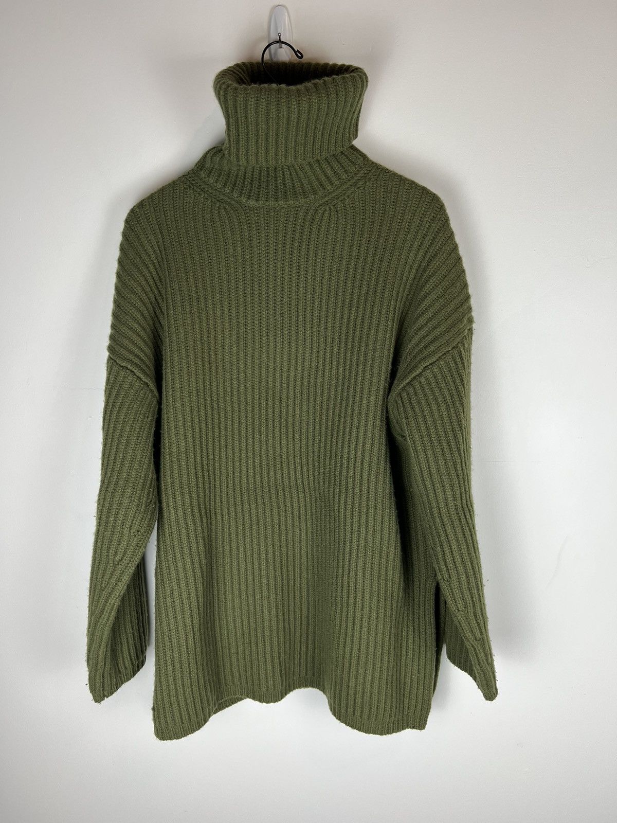 Acne Studios Acne Studios Womens Oversize Turtleneck Sweater Size XS / US 0-2 / IT 36-38 - 1 Thumbnail
