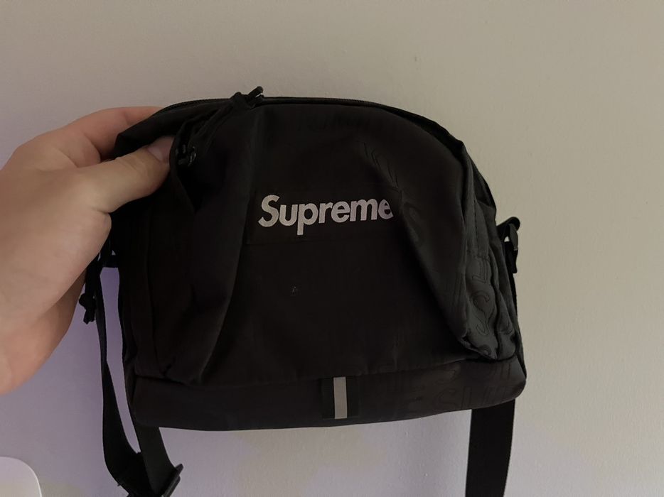 Grailed supreme hotsell shoulder bag