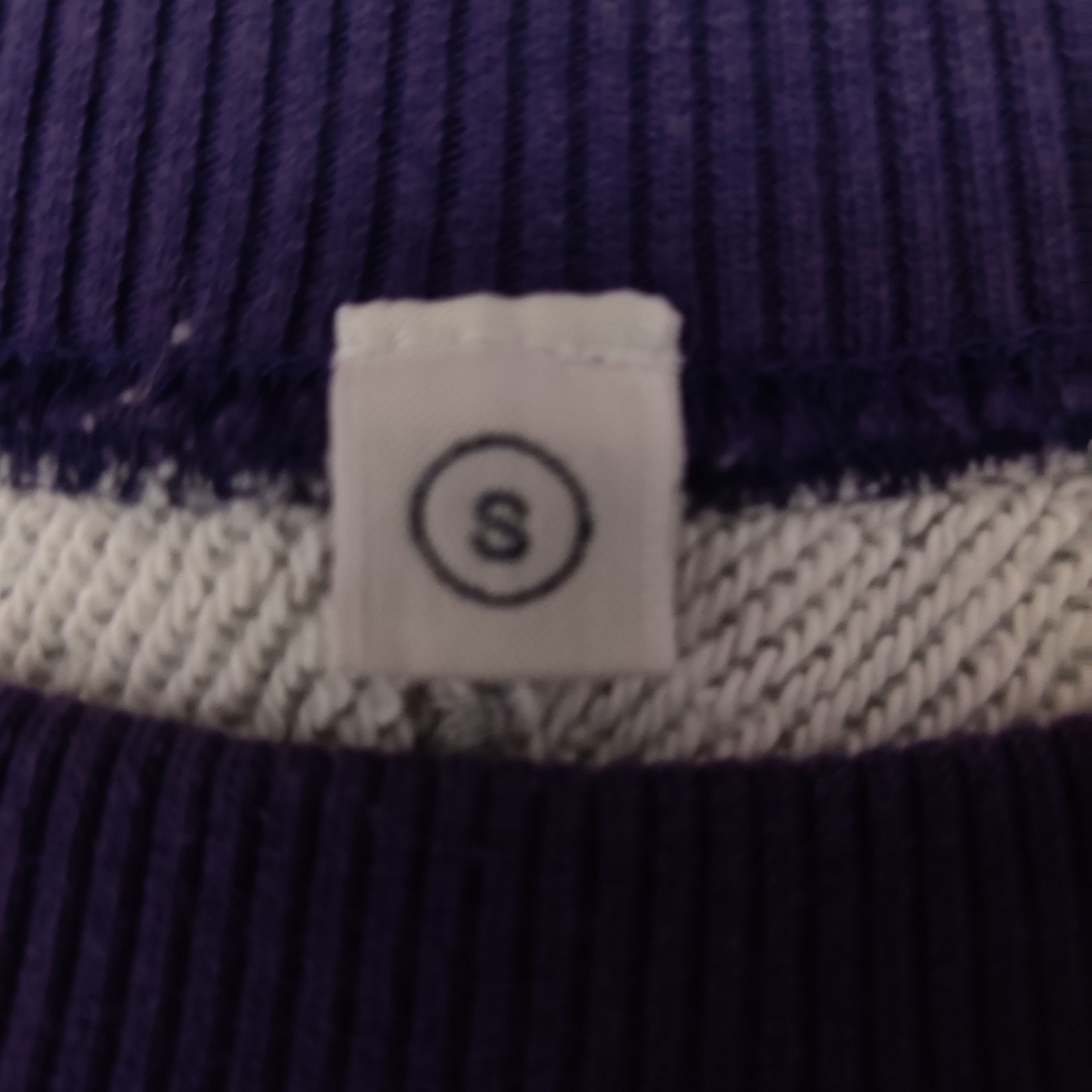 Uniqlo Uniqlo Crewneck Sweatshirt Blank Size US S / EU 44-46 / 1 - 4 Thumbnail