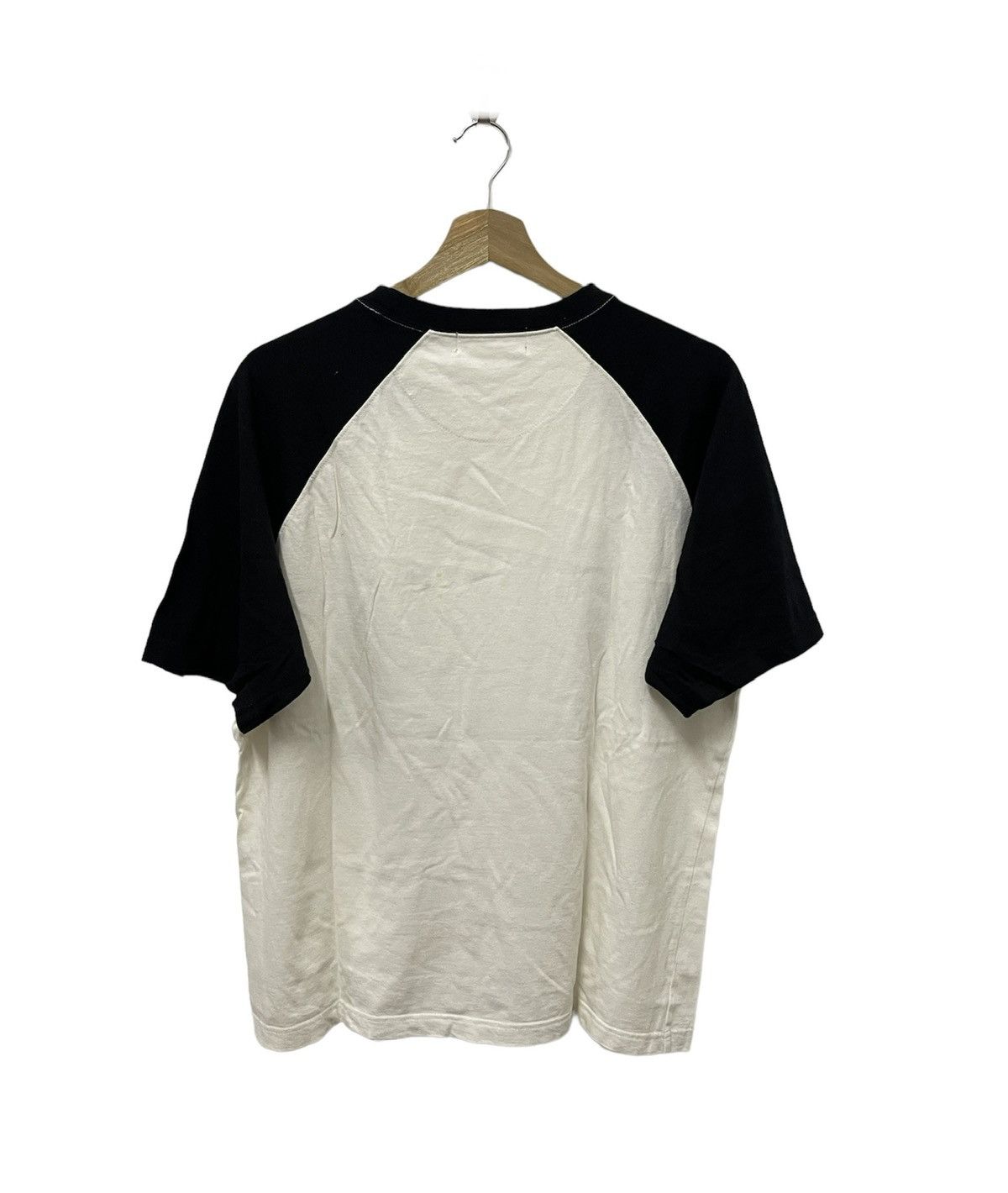 Airwalk × Japanese Brand × Vintage Vintage Air Walk Authentic Style Big Logo Tshirt Raglan Size US M / EU 48-50 / 2 - 4 Thumbnail
