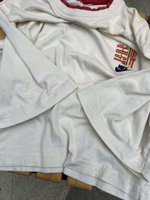 Cream colored nike crewneck hot sale