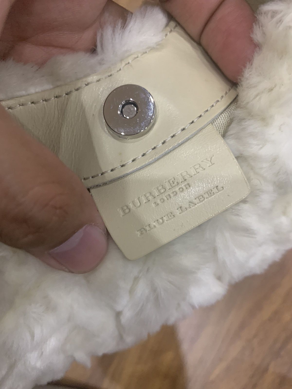 Burberry VINTAGE BURBERRY FAUX FUR HANDHELD BAG Size ONE SIZE - 7 Thumbnail