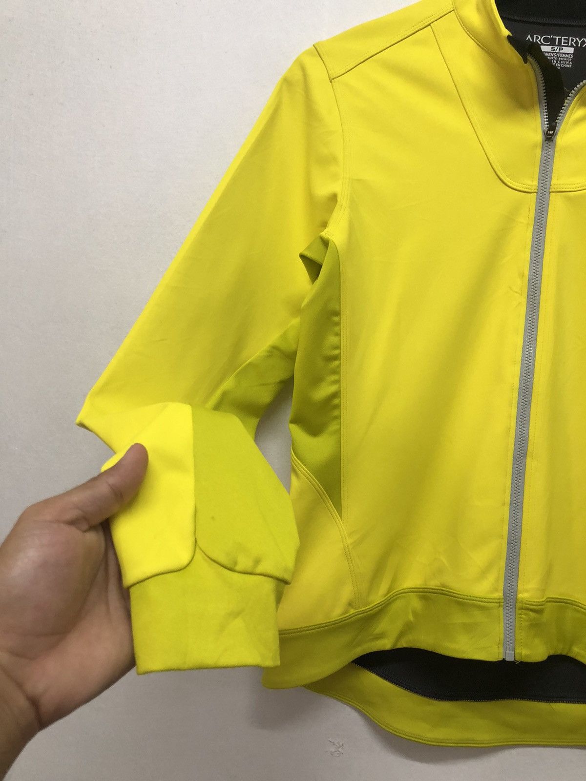Arc'teryx 🦎Arc'Teryx Yellow Windstopper Jackets Women Size S / US 4 / IT 40 - 6 Thumbnail