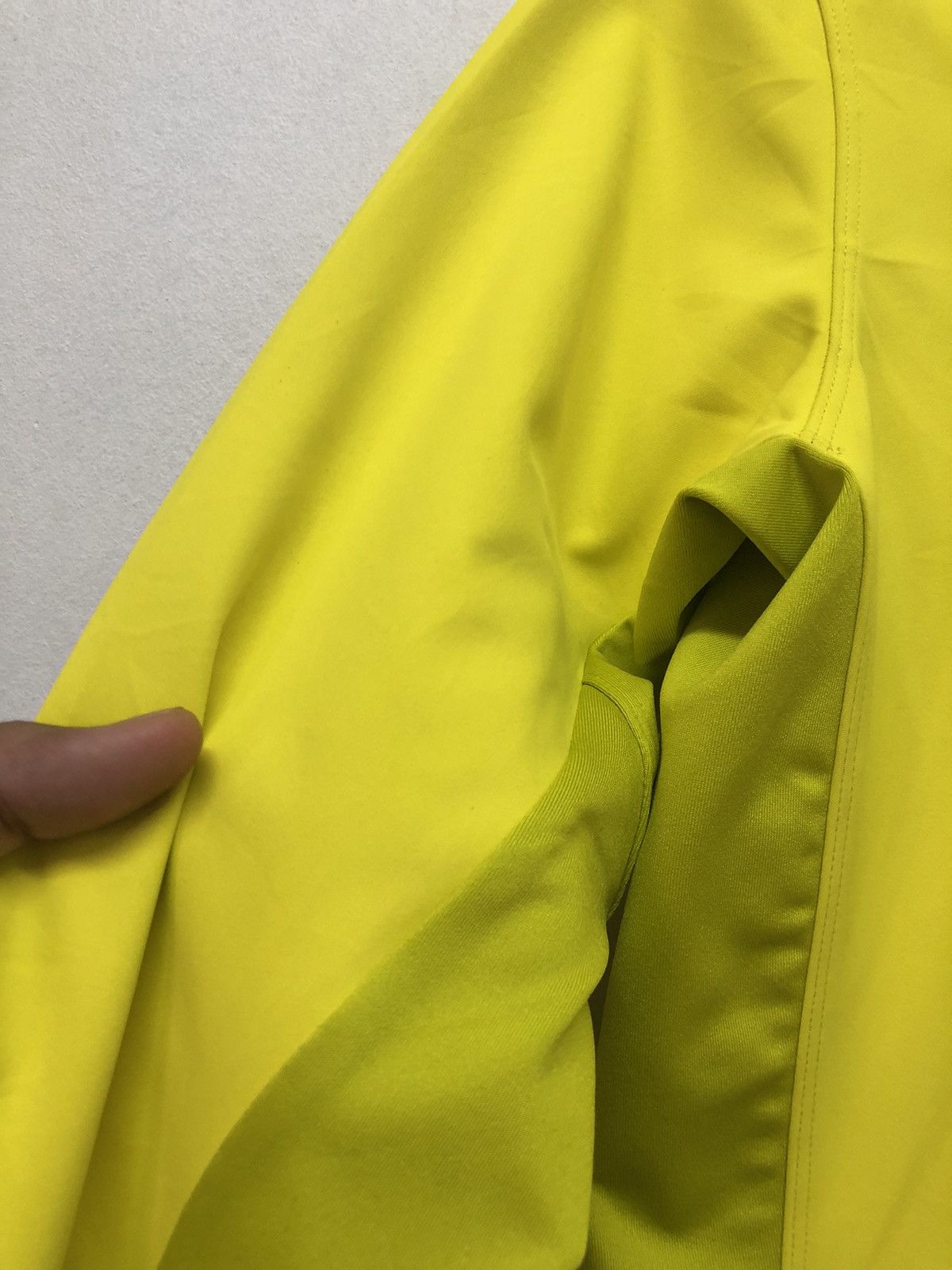 Arc'teryx 🦎Arc'Teryx Yellow Windstopper Jackets Women Size S / US 4 / IT 40 - 8 Thumbnail