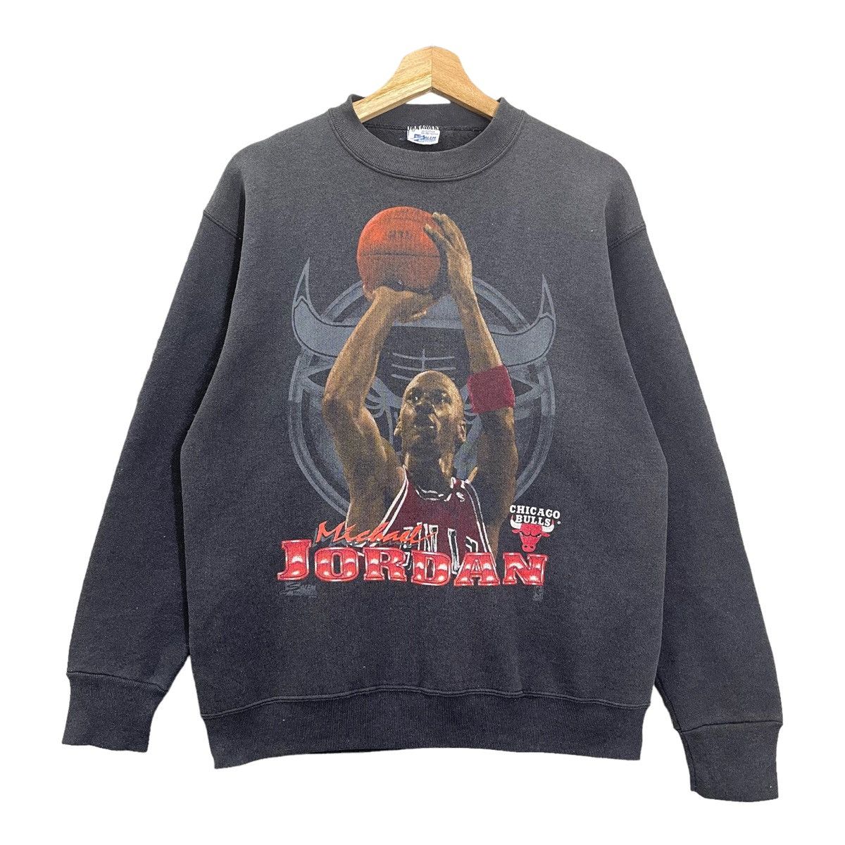 NBA × Vintage 90s Micheal Jordan Crewneck Sweatshirt Size M Size US M / EU 48-50 / 2 - 1 Thumbnail
