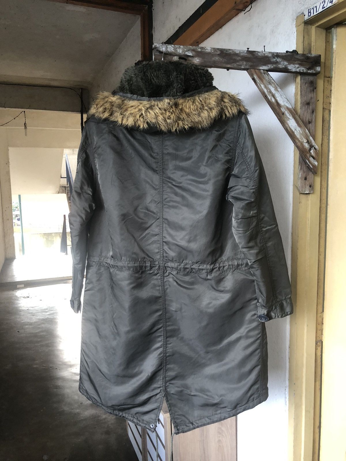 Alpha Industries Vintage Alpha Industries Military Parka Jacket With Fur Size US S / EU 44-46 / 1 - 14 Thumbnail