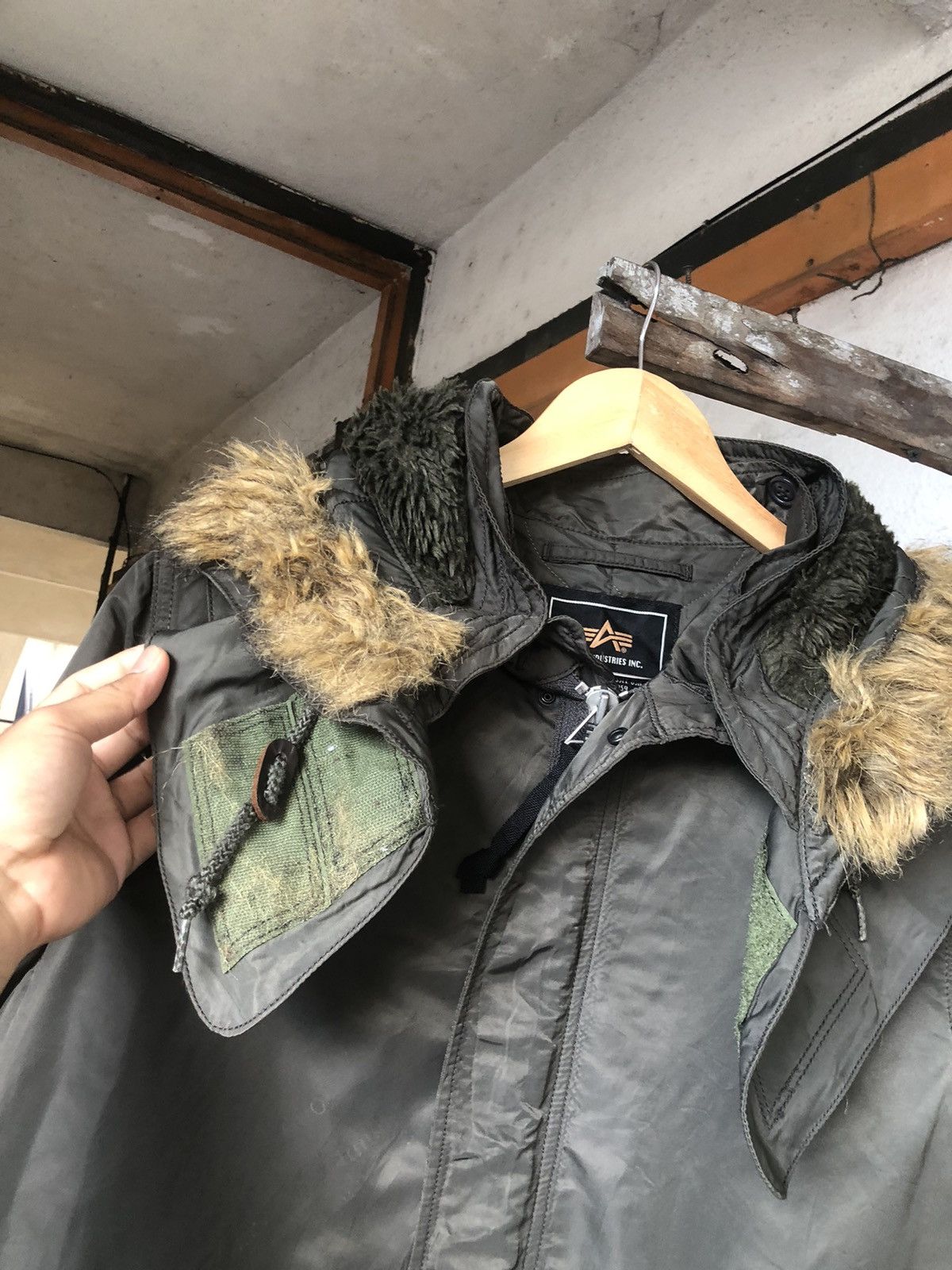 Alpha Industries Vintage Alpha Industries Military Parka Jacket With Fur Size US S / EU 44-46 / 1 - 8 Thumbnail