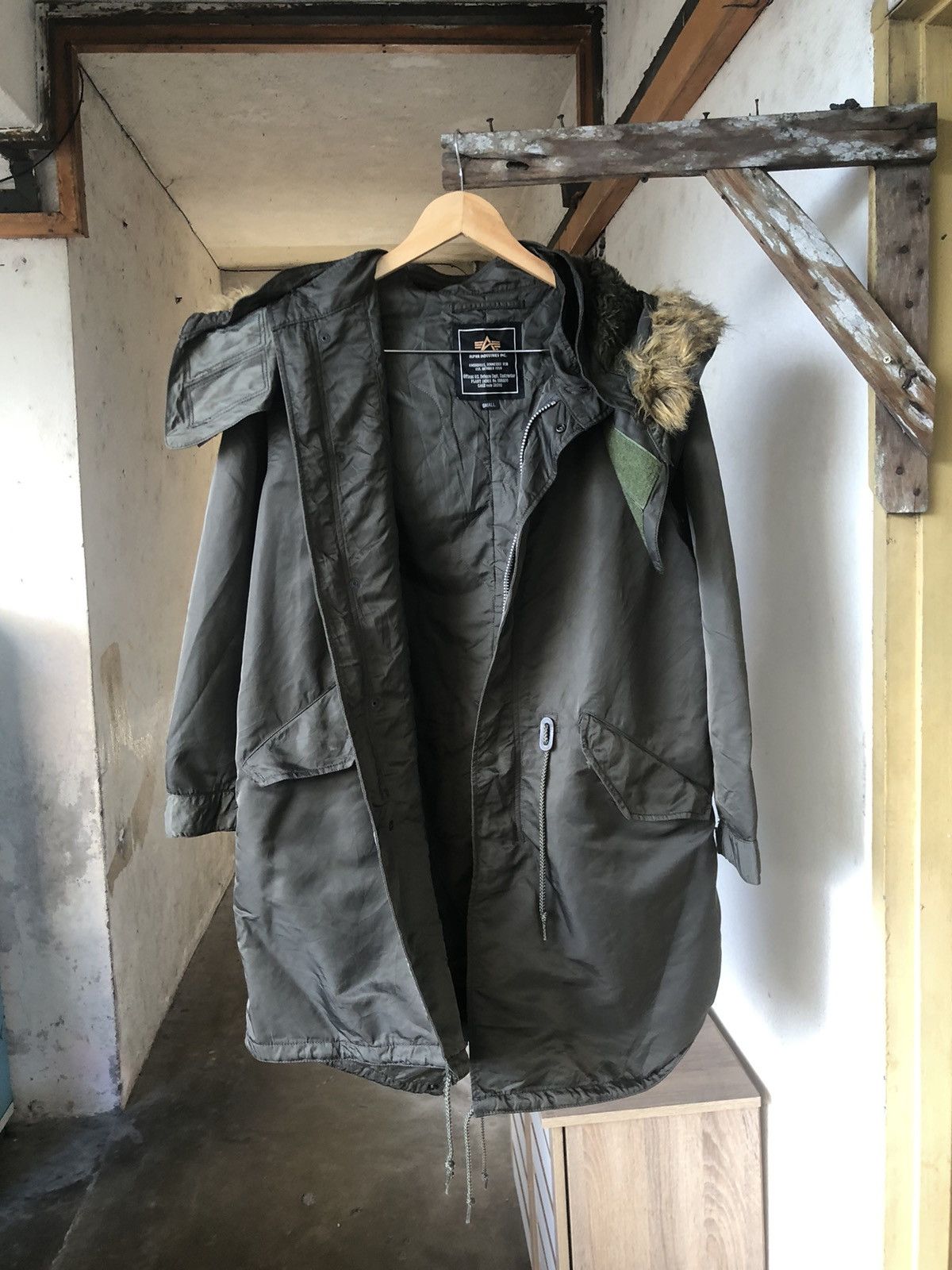 Alpha Industries Vintage Alpha Industries Military Parka Jacket With Fur Size US S / EU 44-46 / 1 - 21 Thumbnail
