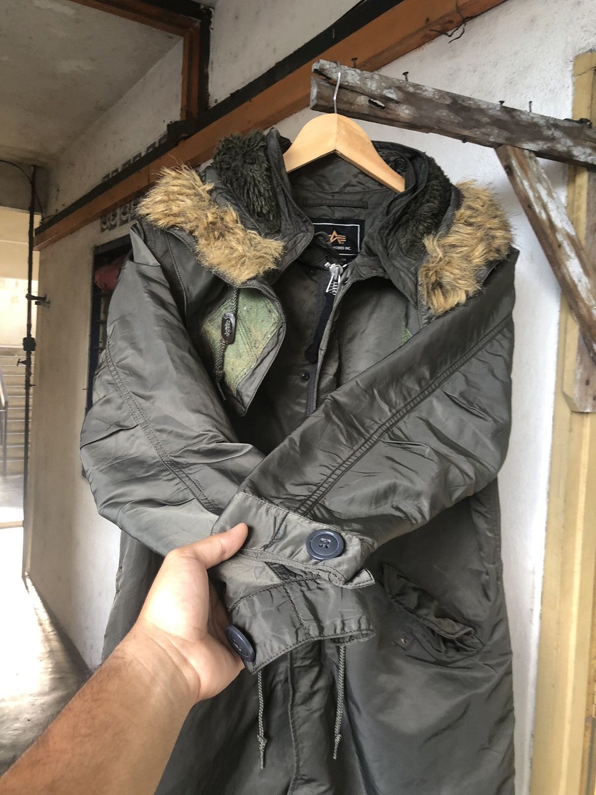 Alpha Industries Vintage Alpha Industries Military Parka Jacket With Fur Size US S / EU 44-46 / 1 - 12 Thumbnail