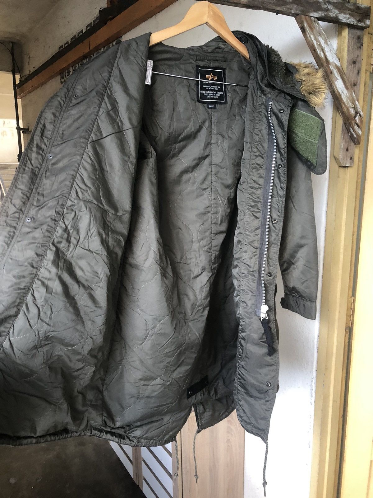 Alpha Industries Vintage Alpha Industries Military Parka Jacket With Fur Size US S / EU 44-46 / 1 - 18 Thumbnail
