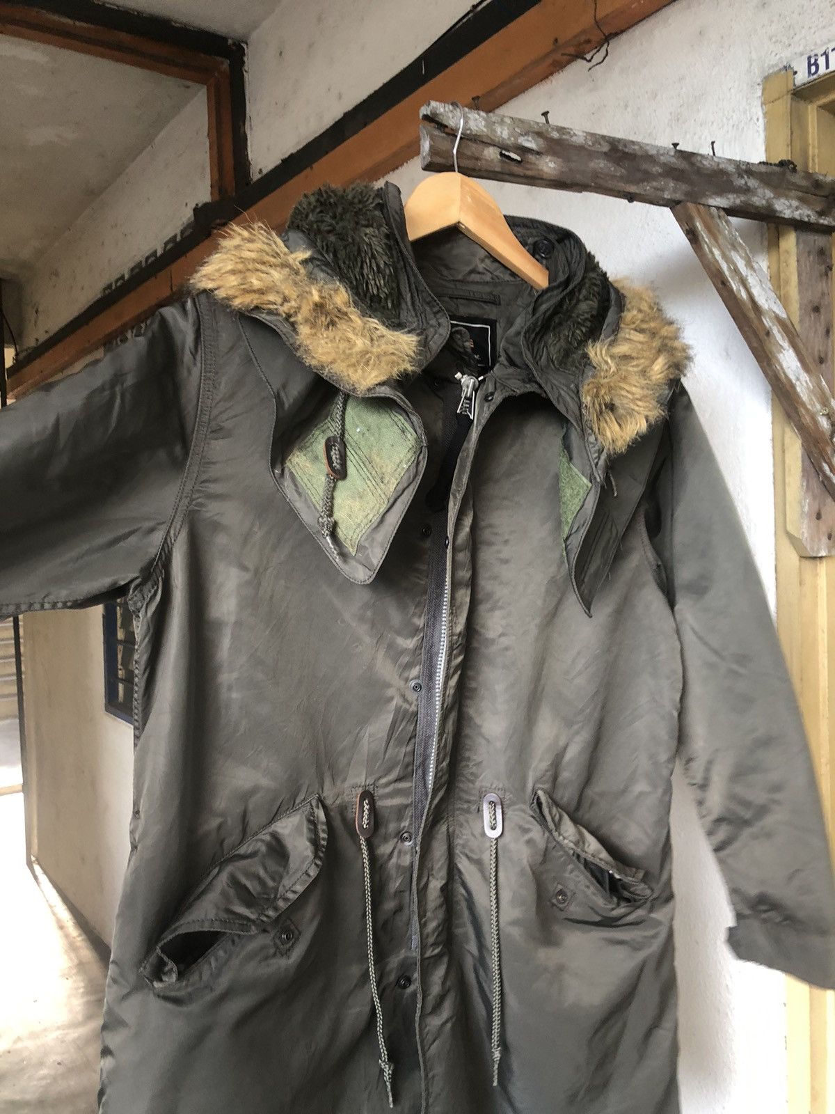 Alpha Industries Vintage Alpha Industries Military Parka Jacket With Fur Size US S / EU 44-46 / 1 - 13 Thumbnail