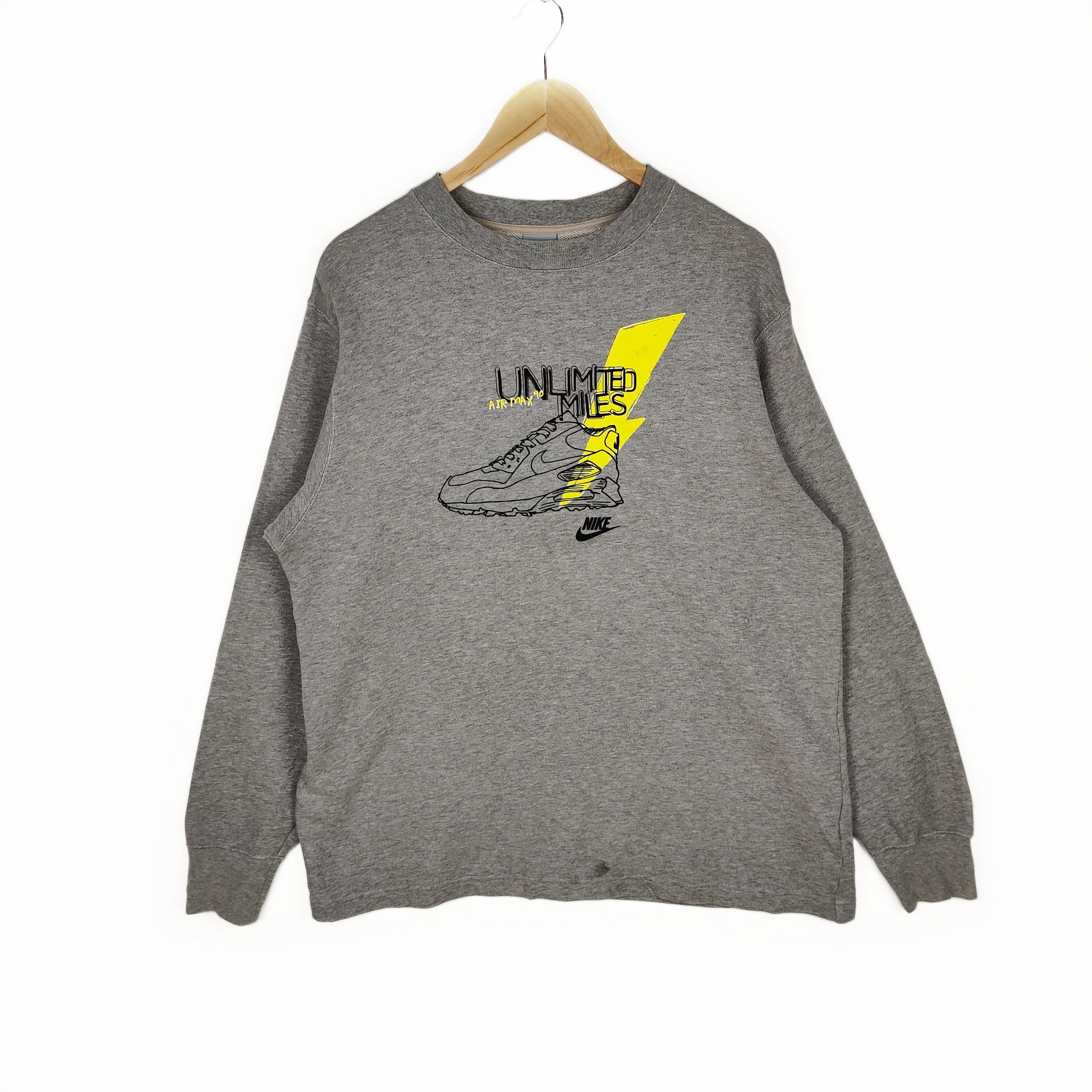 image of Nike Unlimited Miles Sweatshirt Pullover Jumper in Grey, Men's (Size Medium)