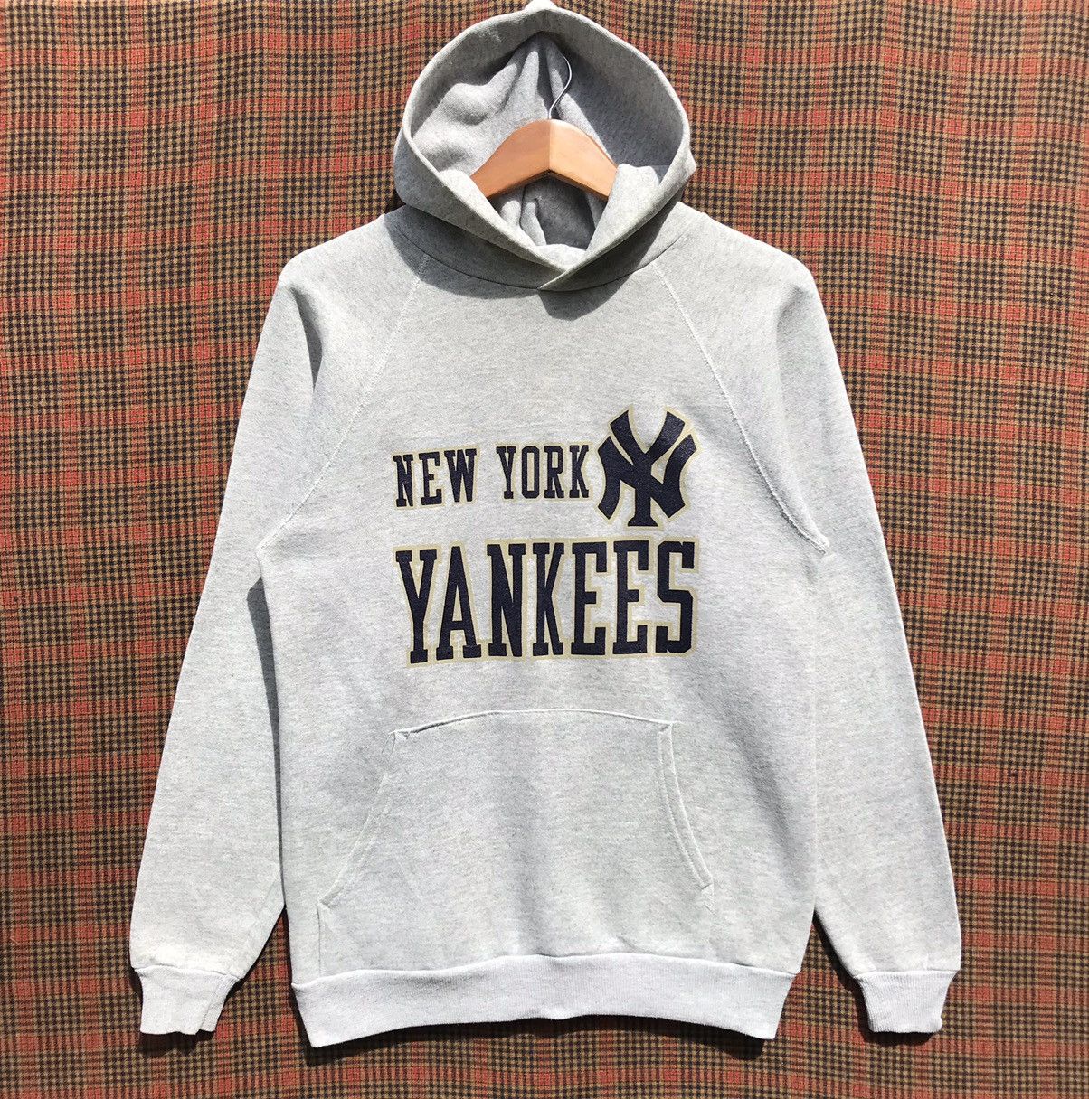 image of 90's Vintage New York Yankees Nfl Hoodie Sweatshirt in Grey, Men's (Size Small)