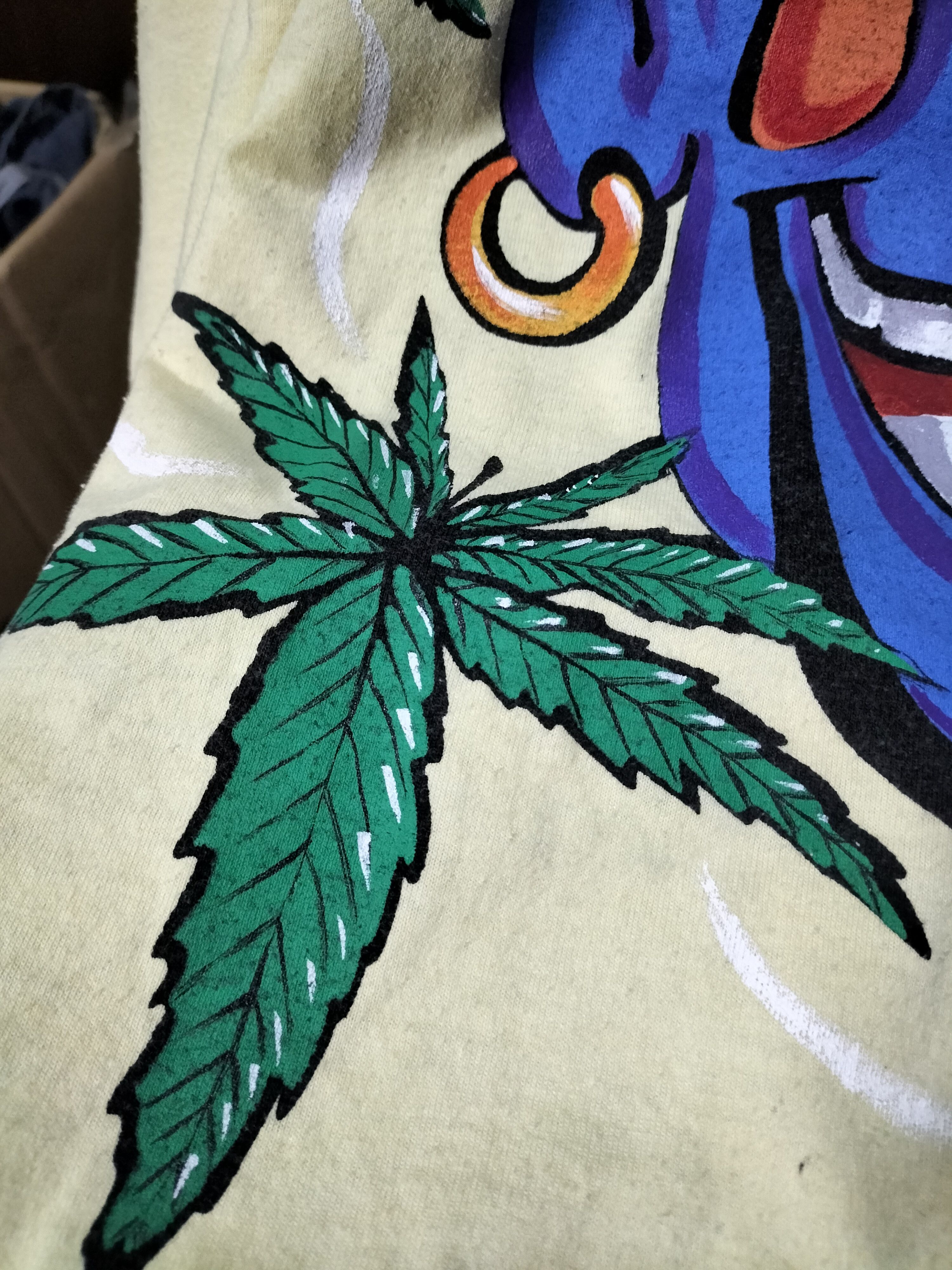 Rap Tees 90s Genie Weed Happy Time Art Weed Disney adult Size US XL / EU 56 / 4 - 6 Thumbnail