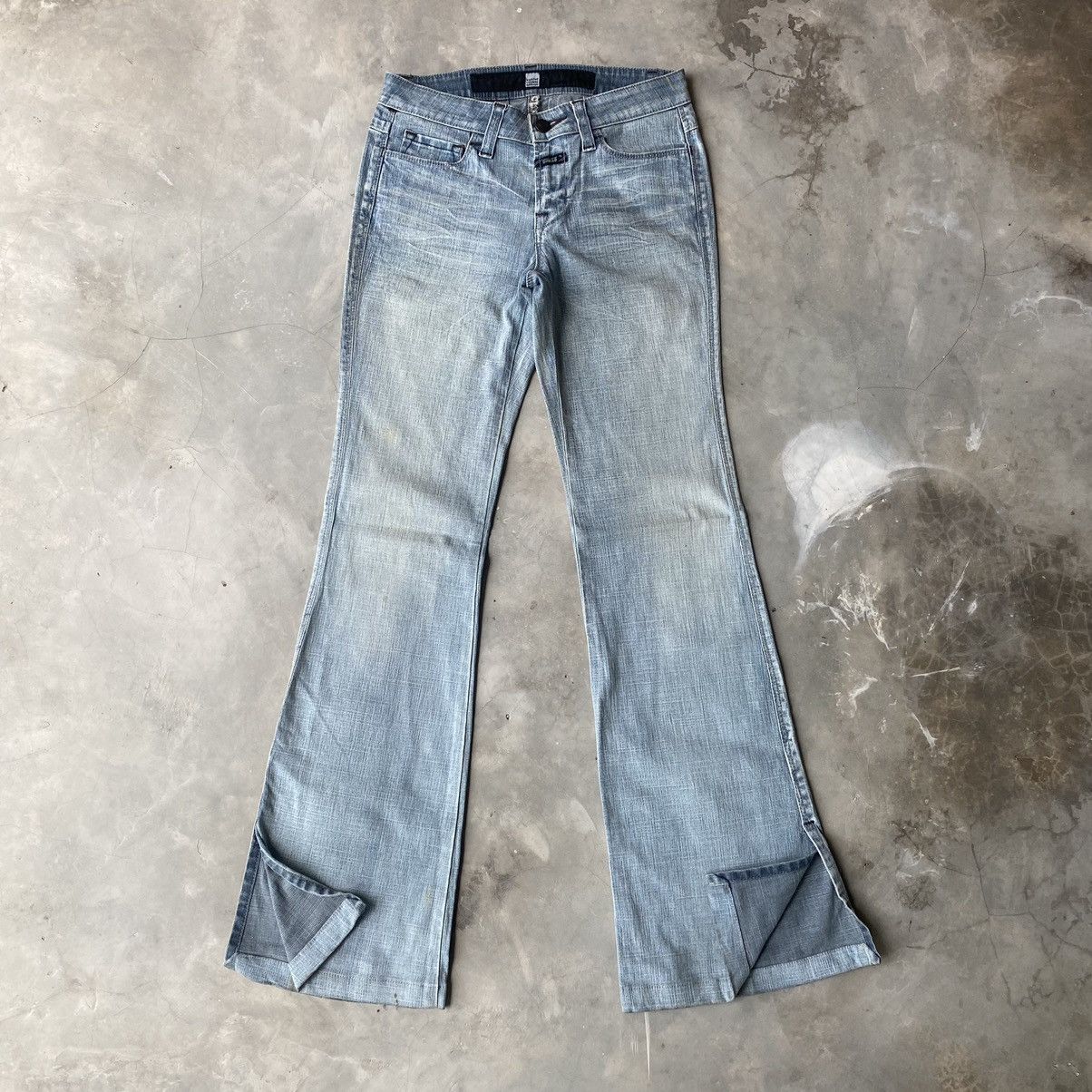 Marithe + Francois Girbaud Marithe Francois Girbaud flare jeans Size 26" / US 2 / IT 38 - 1 Thumbnail