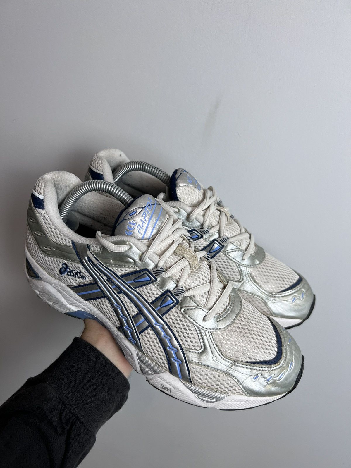 Asics Asics Gel Raptor Sneakers Rare Silver Grey Wmns Outdoor Size US 7.5 / EU 40-41 - 2 Thumbnail