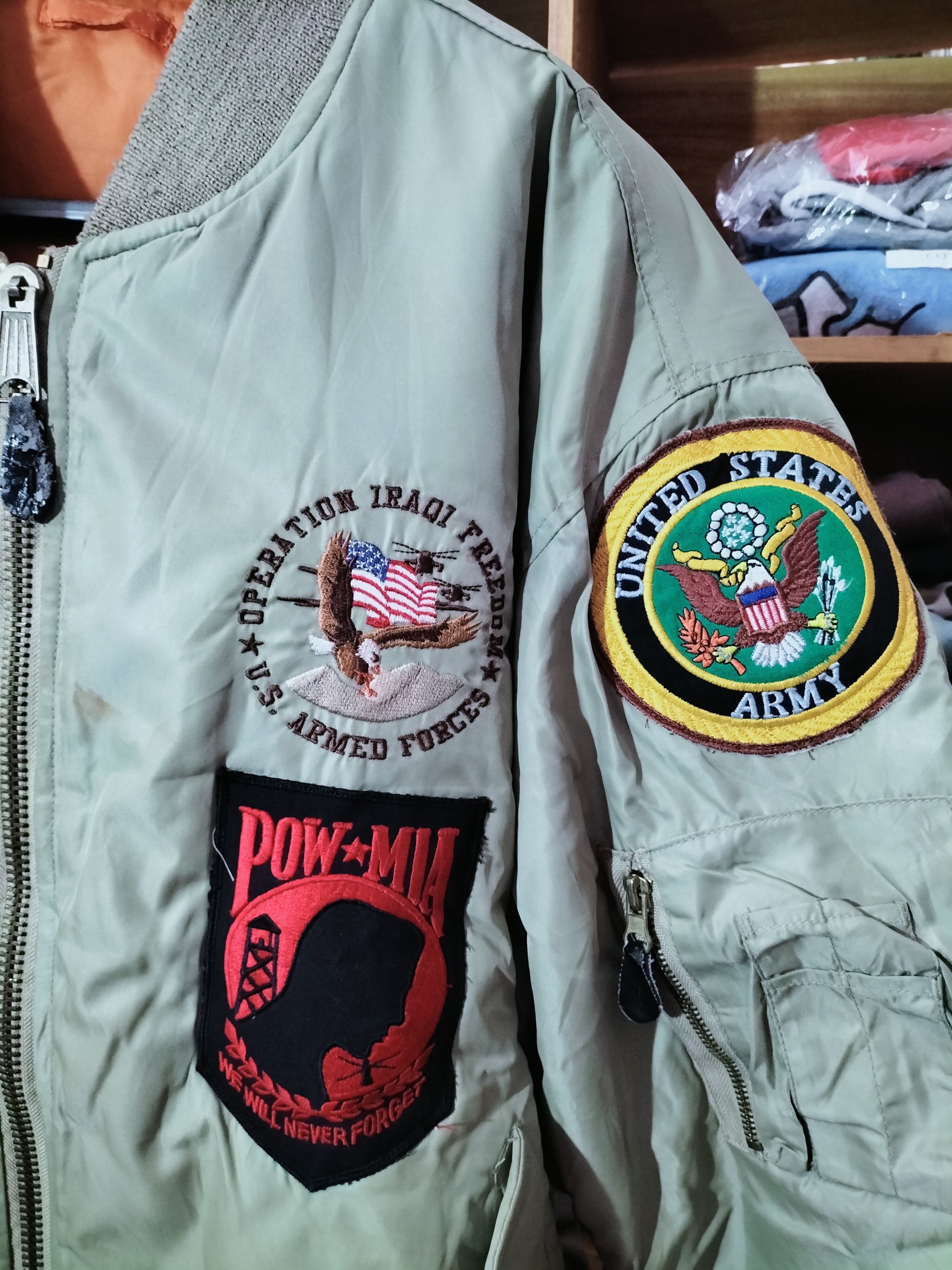 Vintage Vintage 90s Flight Jacket US MA-1 Pow Mia REVERSIBLE patch Size US L / EU 52-54 / 3 - 5 Thumbnail