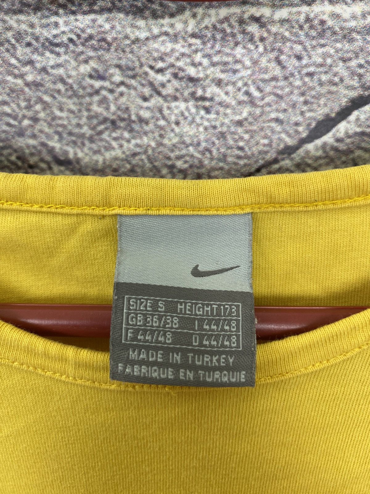 Vintage Vintage light sweatshirt Nike Ukraine rare swoosh Y2k USA Size US S / EU 44-46 / 1 - 8 Thumbnail