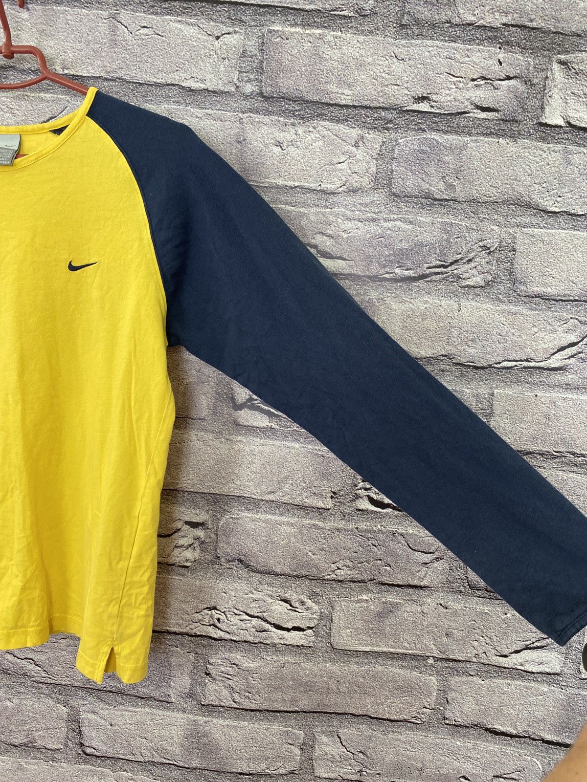 Vintage Vintage light sweatshirt Nike Ukraine rare swoosh Y2k USA Size US S / EU 44-46 / 1 - 5 Thumbnail