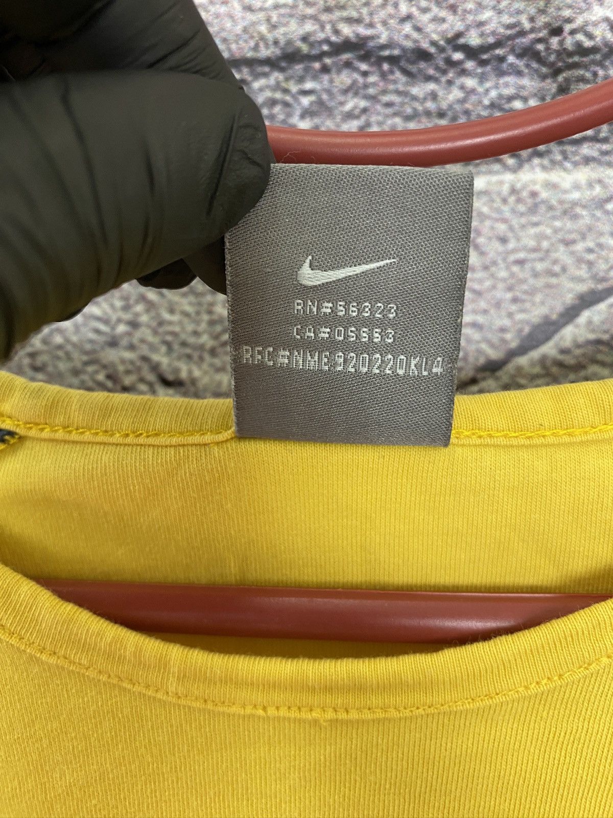 Vintage Vintage light sweatshirt Nike Ukraine rare swoosh Y2k USA Size US S / EU 44-46 / 1 - 9 Thumbnail