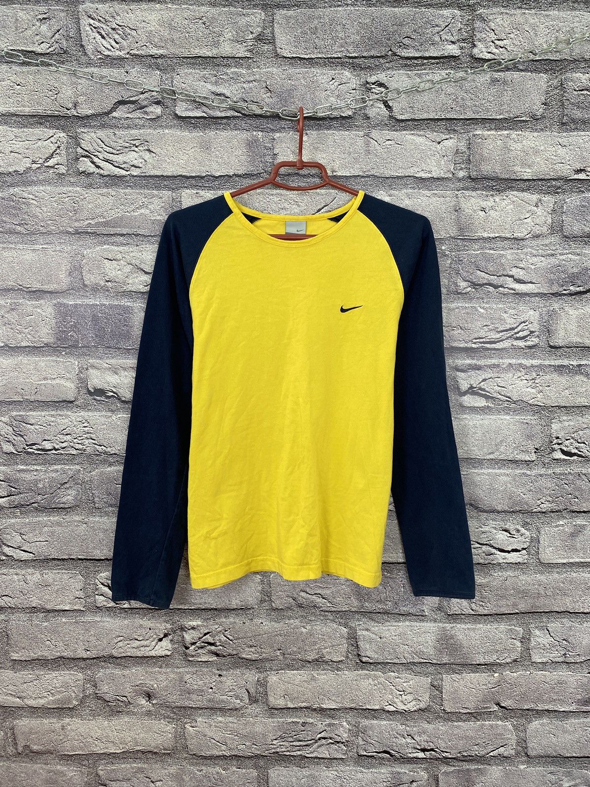 Vintage Vintage light sweatshirt Nike Ukraine rare swoosh Y2k USA Size US S / EU 44-46 / 1 - 1 Thumbnail