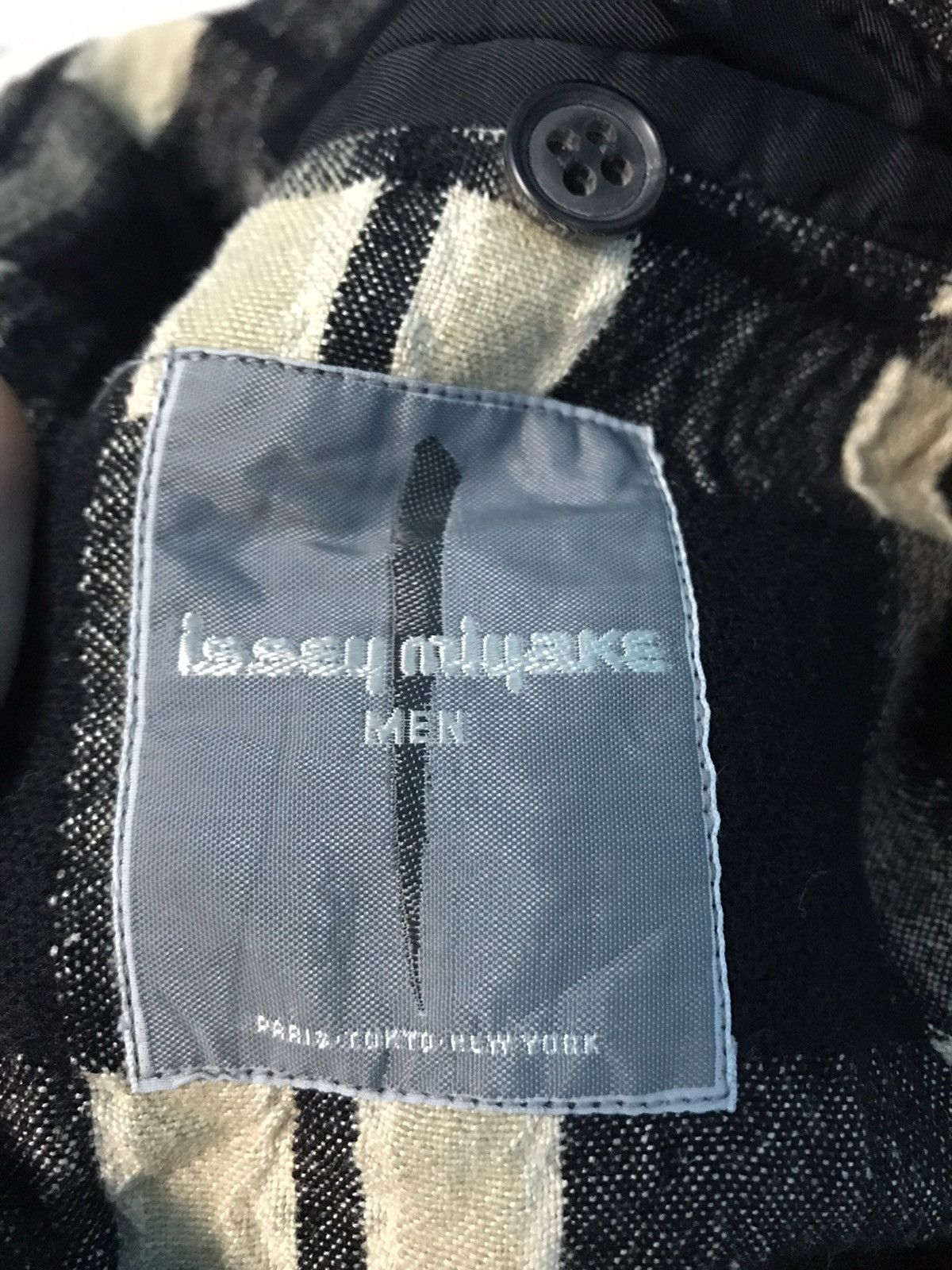 Designer Made In Japan Issey Miyake Men Tartan Wool Jackets Size US M / EU 48-50 / 2 - 18 Thumbnail