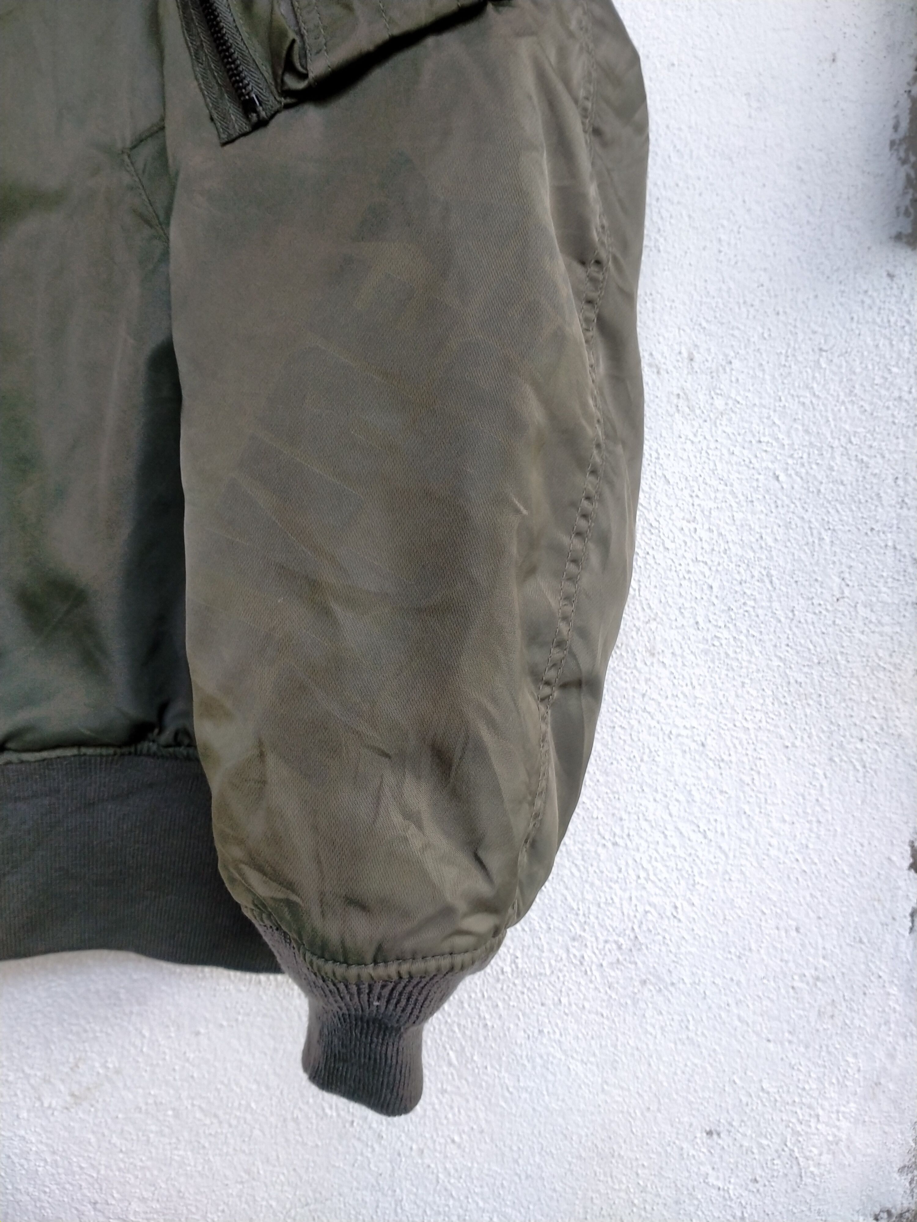 Avirex × Vintage Vintage Distressed Avirex Midnight Attack Ma-1 Flight Jacket Size US L / EU 52-54 / 3 - 12 Thumbnail