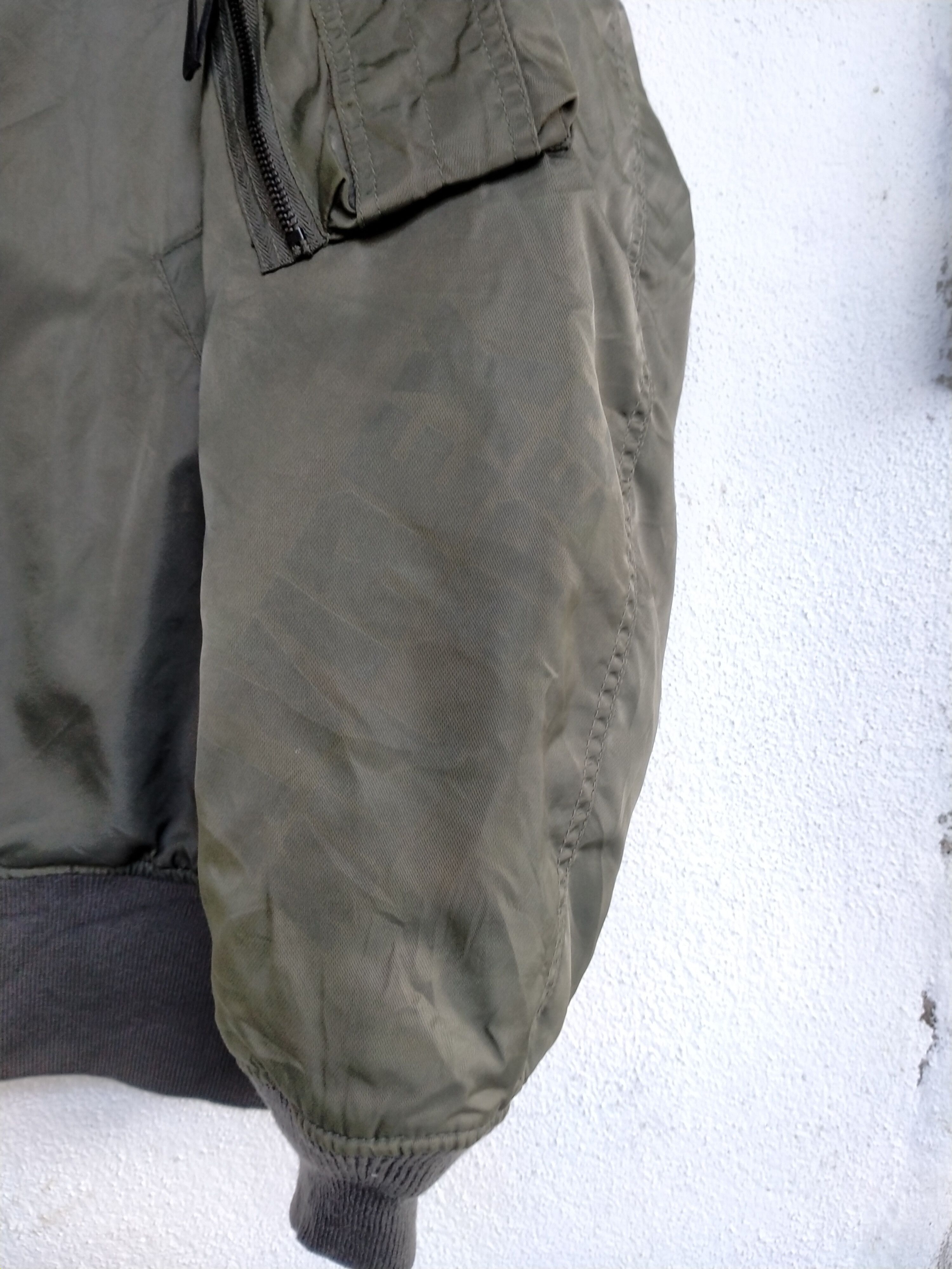 Avirex × Vintage Vintage Distressed Avirex Midnight Attack Ma-1 Flight Jacket Size US L / EU 52-54 / 3 - 14 Thumbnail