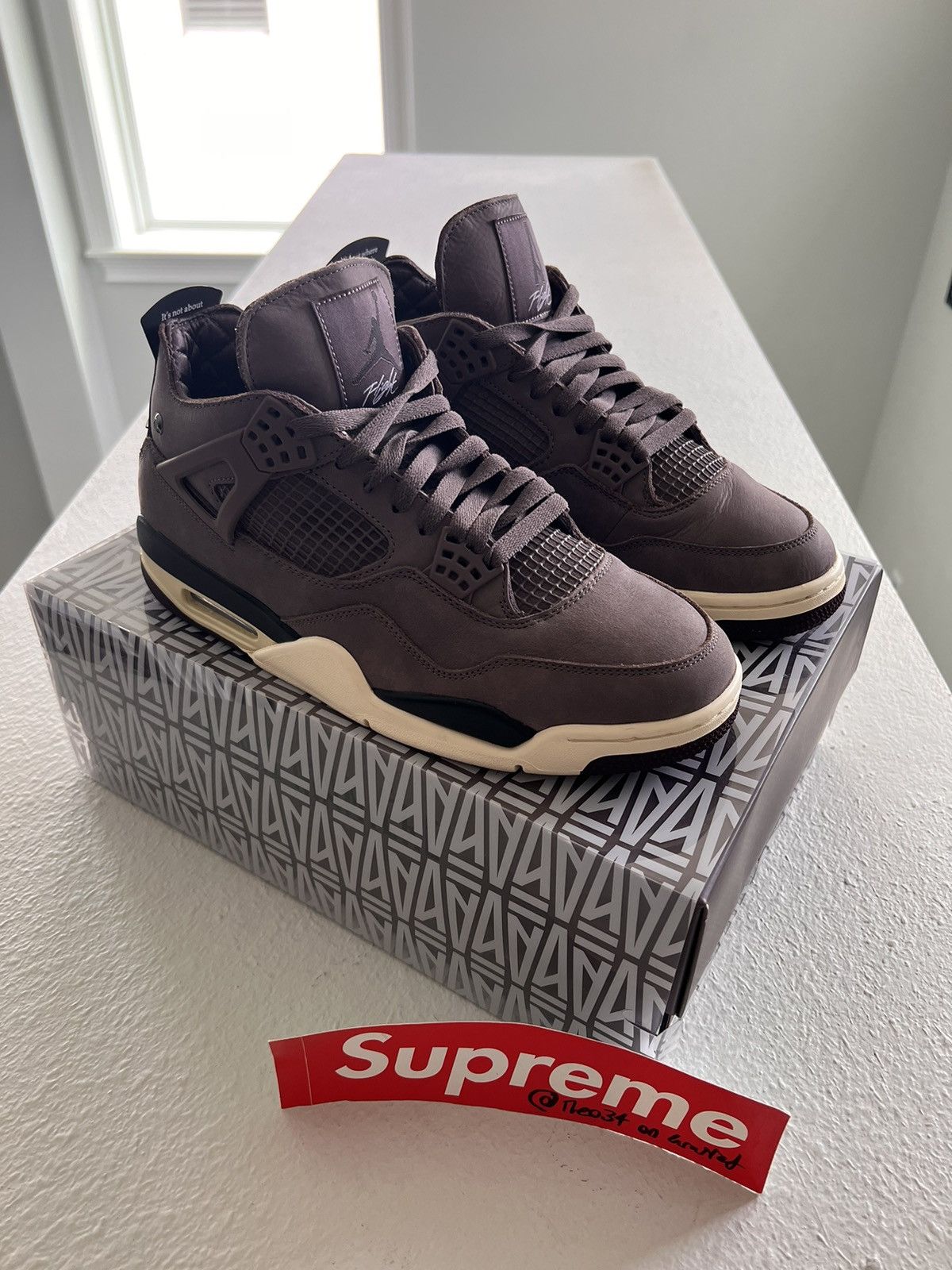 A Ma Maniere Jordan 4 Retro X A Ma Maniére ‘Violet Ore’ Size US 11 / EU 44 - 1 Thumbnail