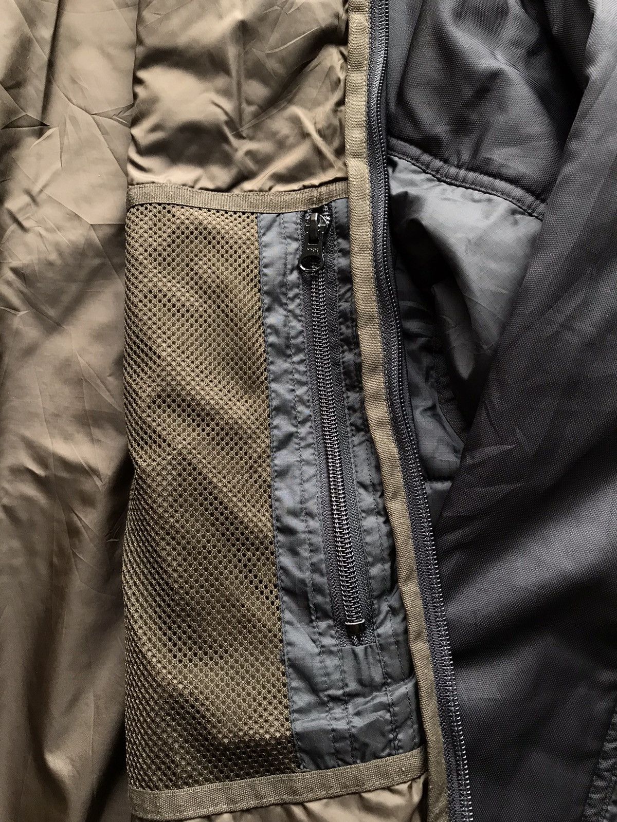 Uniqlo Uniqlo Zipper Jacket Size US L / EU 52-54 / 3 - 11 Thumbnail