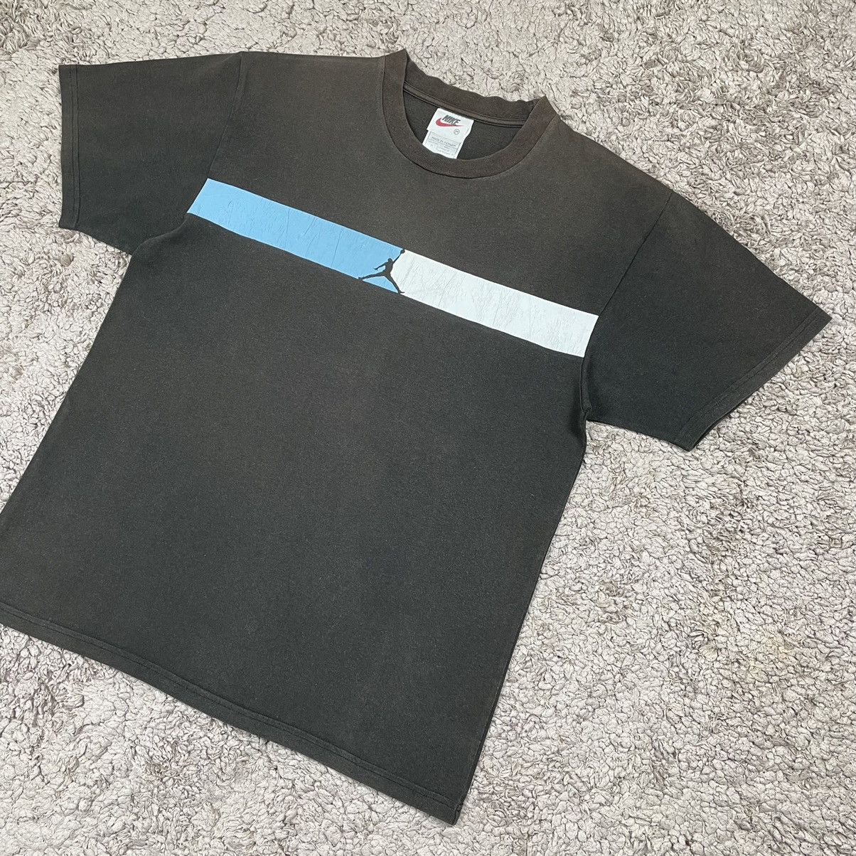 NBA × Nike × Vintage Vintage Faded Nike Air Jordan T-shirt Size US M / EU 48-50 / 2 - 4 Thumbnail