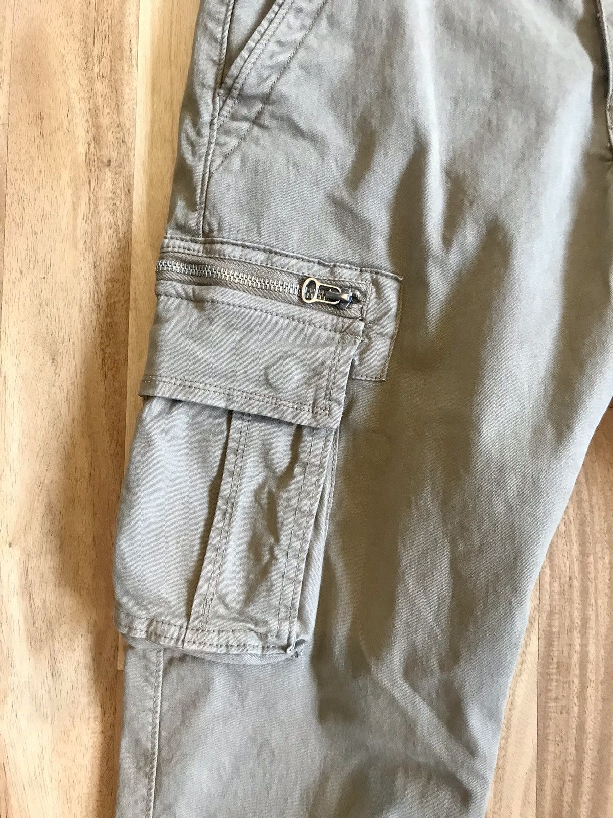 Vintage Vintage Tan Cargo Pants 29w Size US 29 - 2 Thumbnail