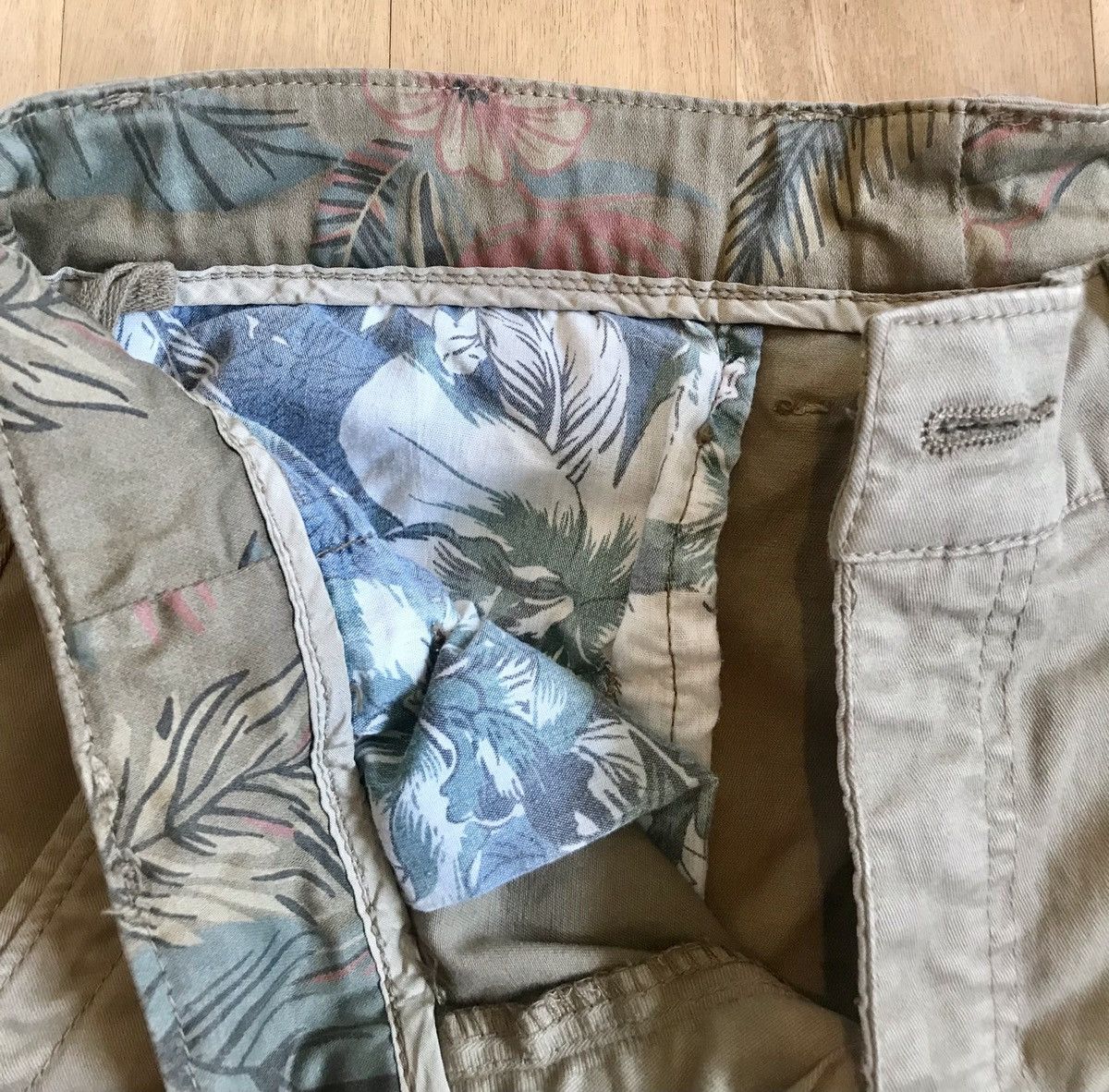 Vintage Vintage Tan Cargo Pants 29w Size US 29 - 4 Thumbnail